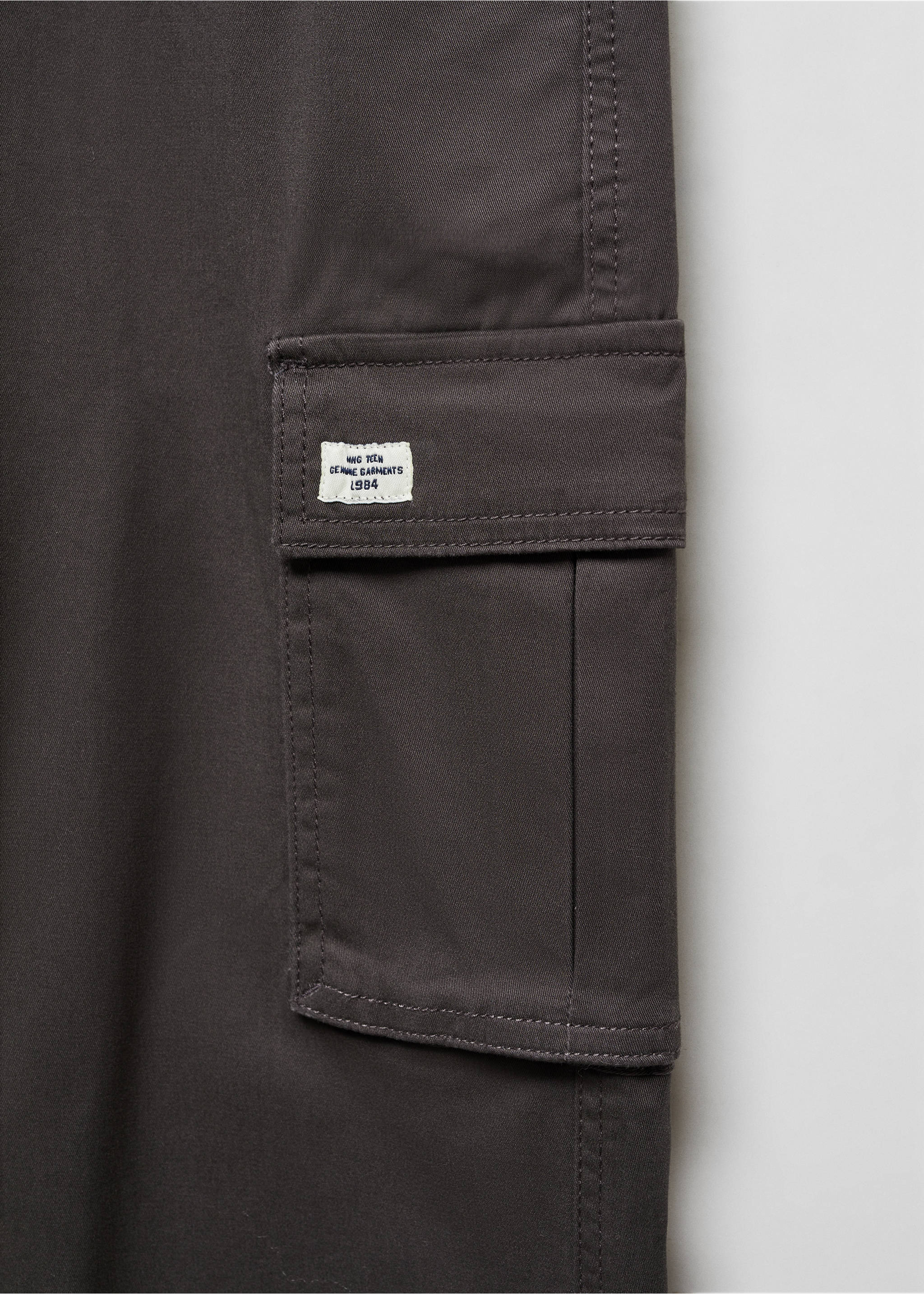 Cotton cargo trousers - Details of the article 8, Charcoal. Ref: 67010664-00.