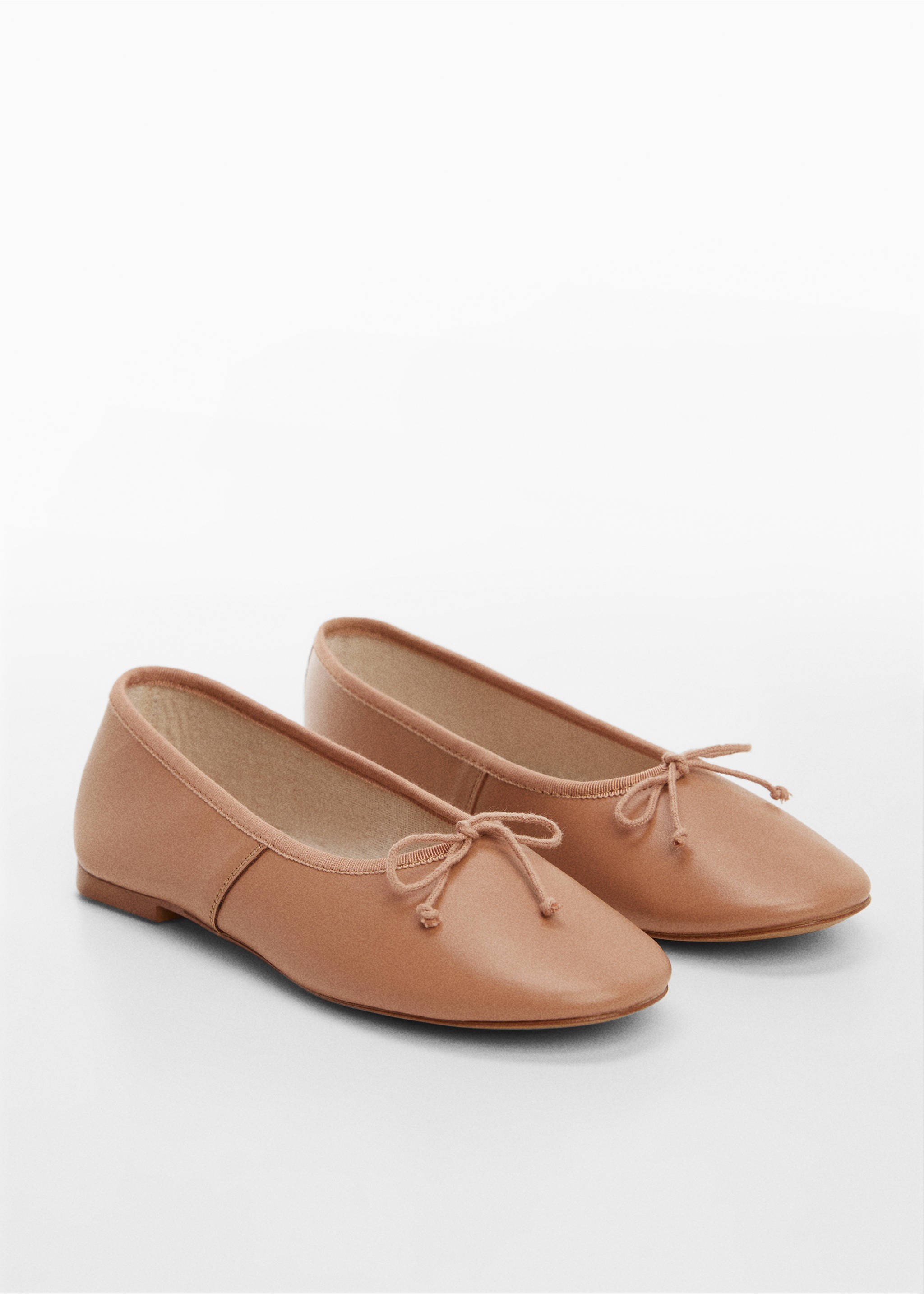 Leather ballet flats with bow - Medium plane, Nude. Ref: 67012536-00.