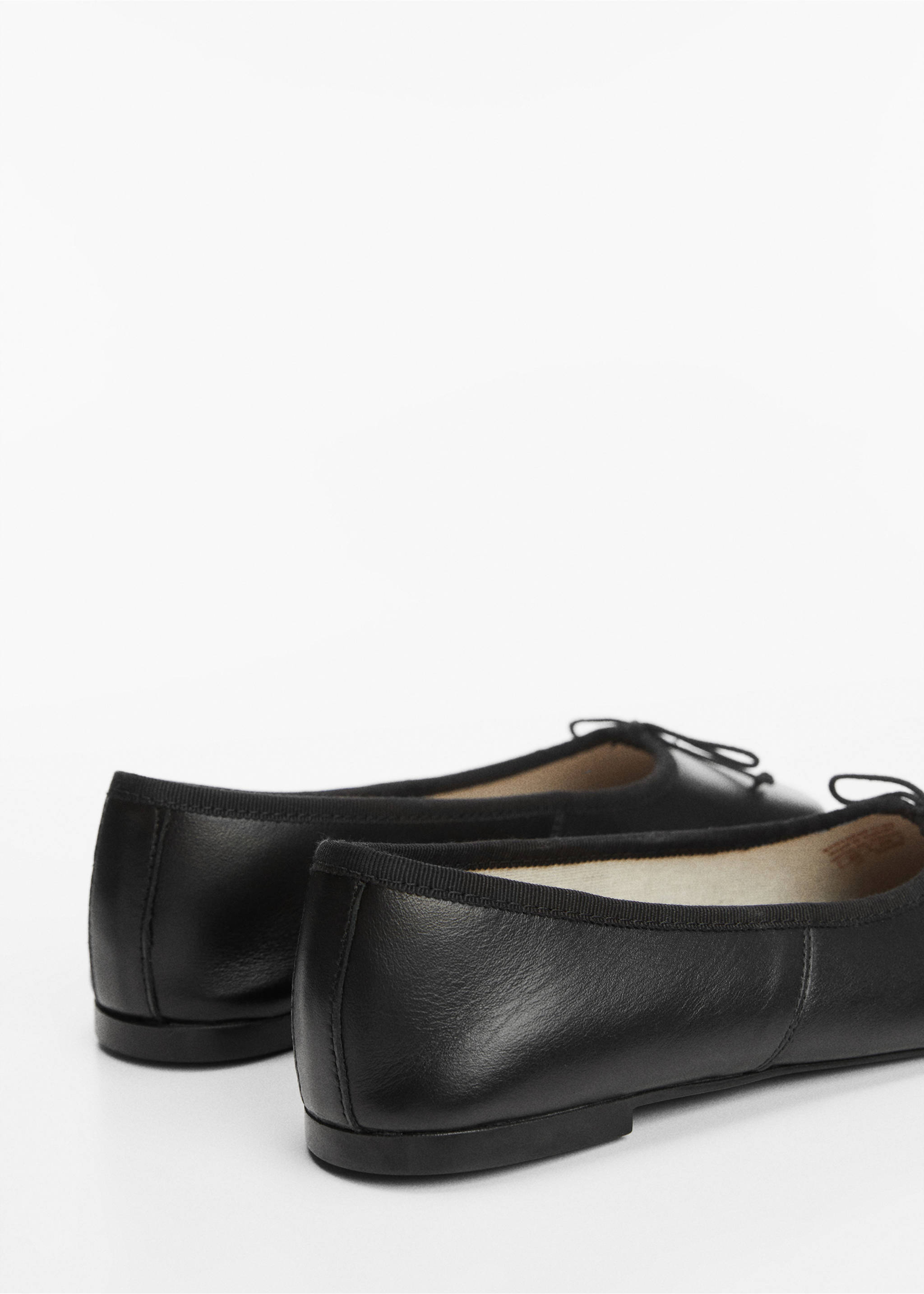 Leather ballet flats with bow - Details of the article 1, Black. Ref: 67012536-00.