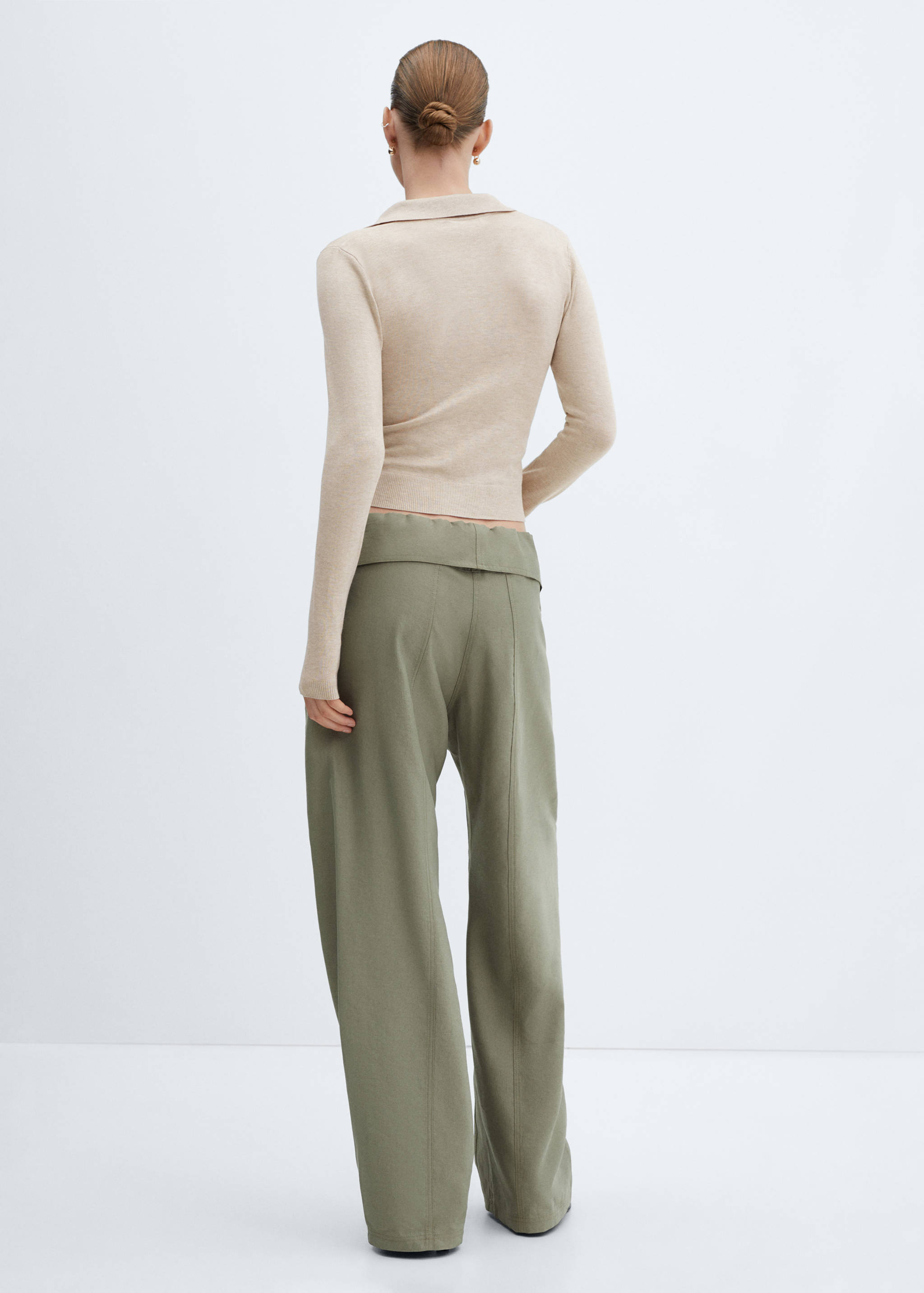 Stickad tröja polokrage - Artikelns baksida