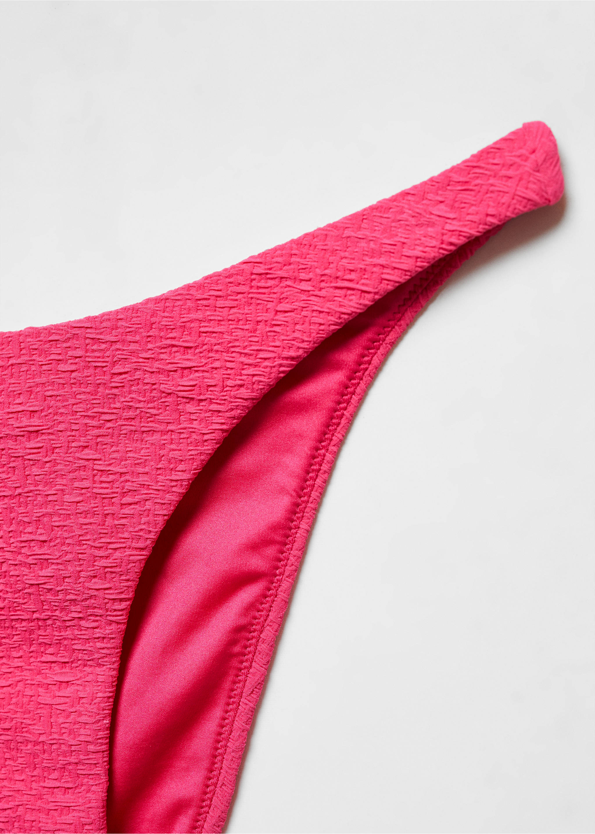 Culotte bikini classique texturée - Détail de l'article 8, Fuchsia. Ref: 67014018-00.