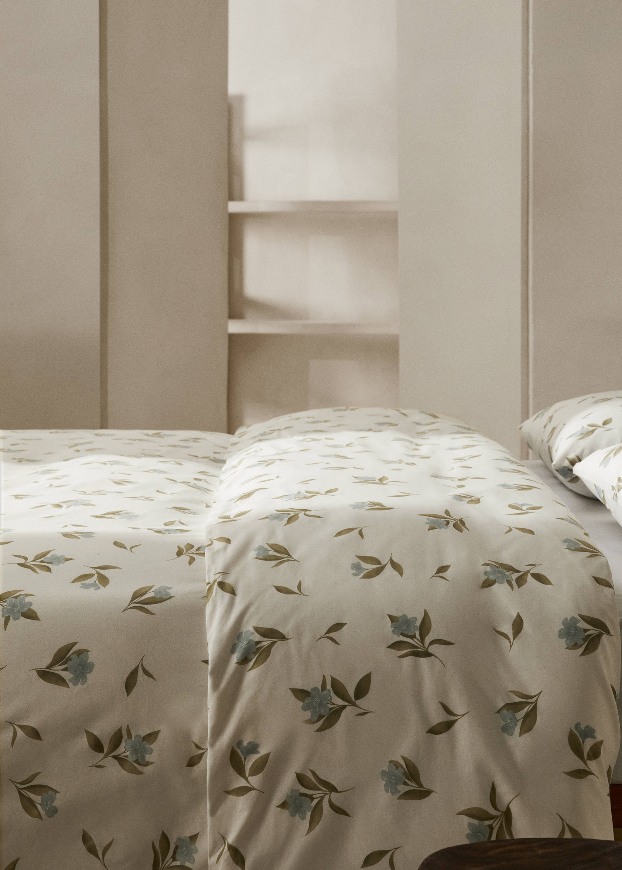 Duvet cover with floral design for King bed - Details of the article 7