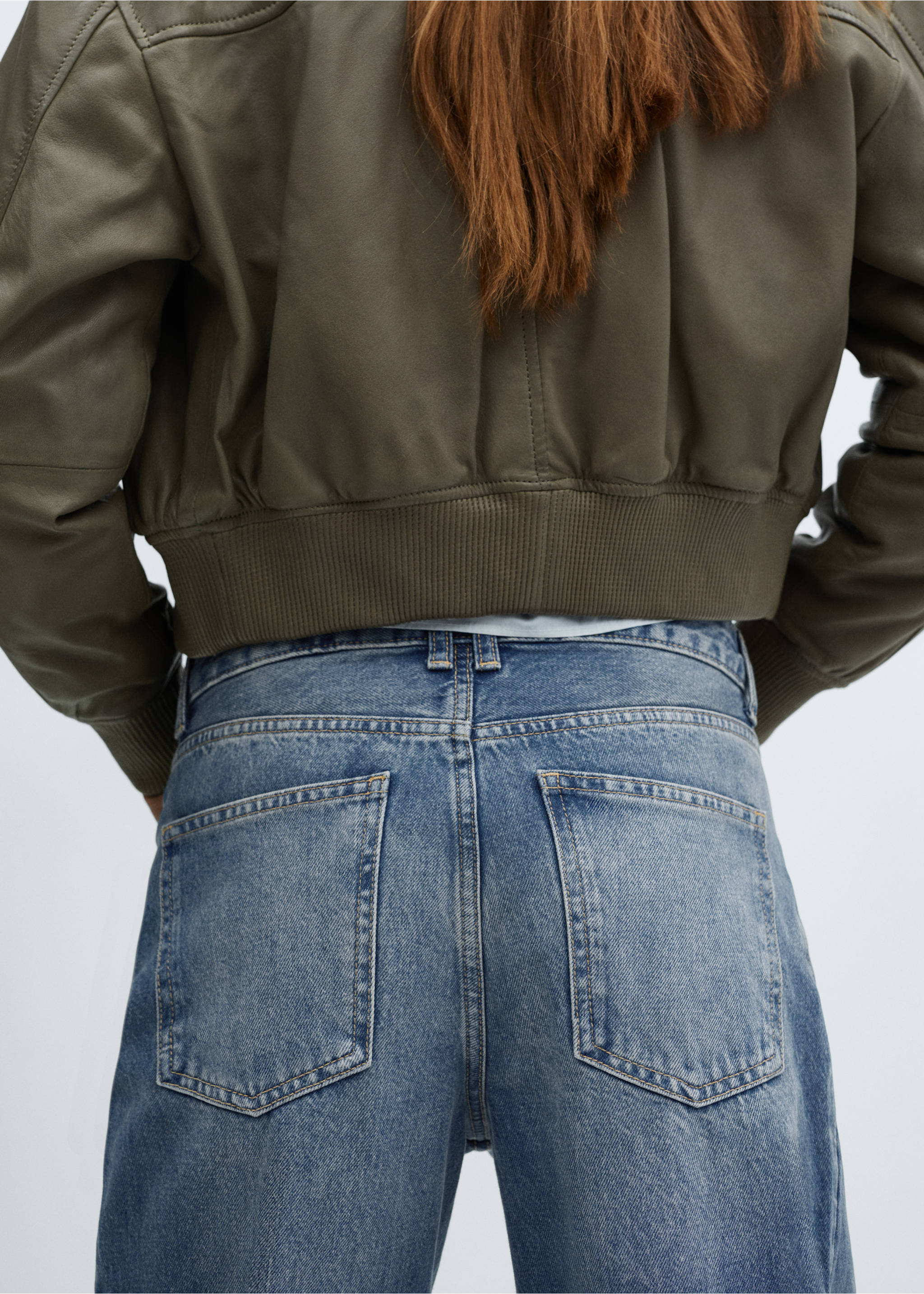 Rette jeans med klypedetaljer - Artikkeldetalj 4, Halvblå. Ref: 67014028-00.