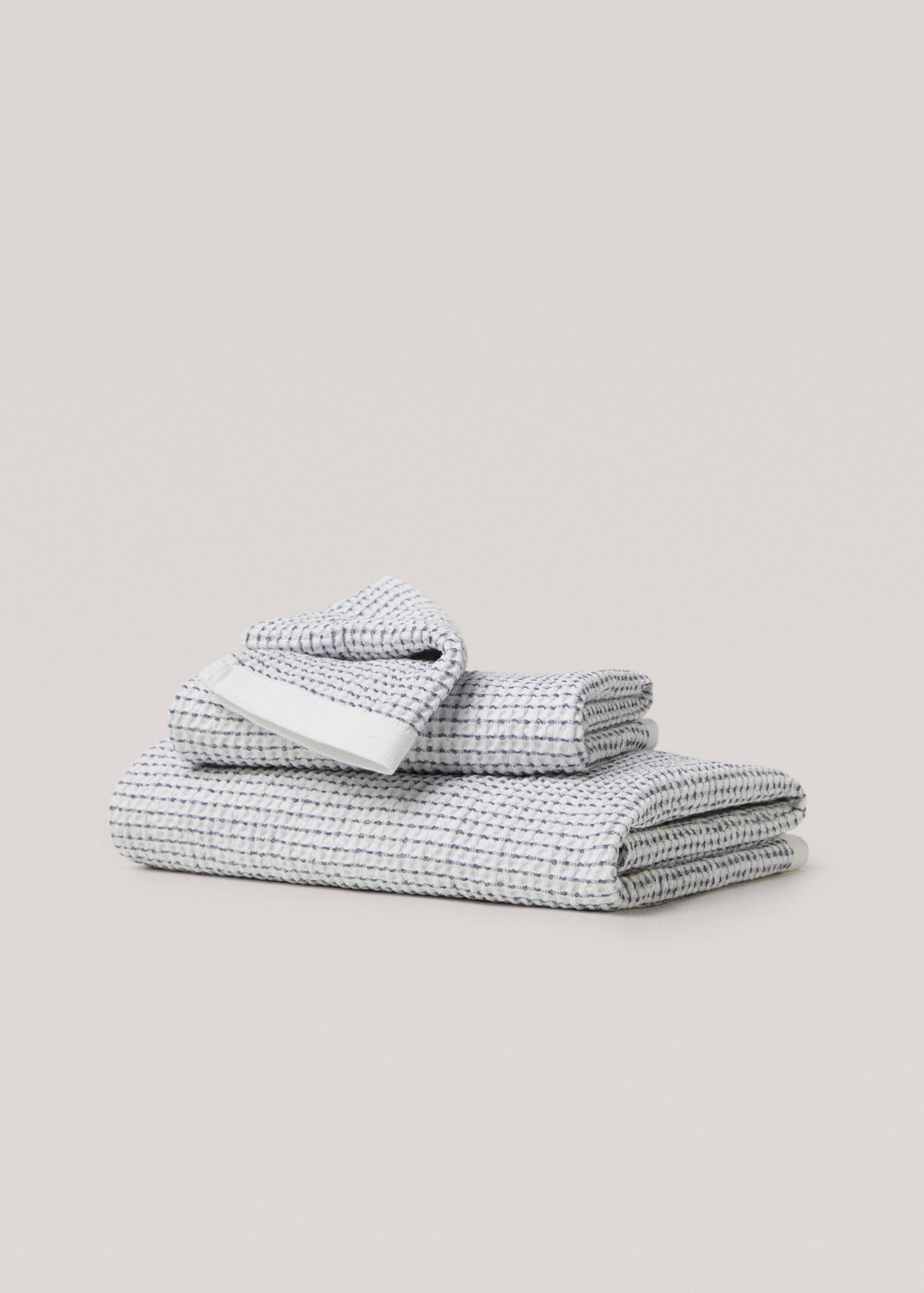 Striped-texture hand towel 50x90cm - Article without model