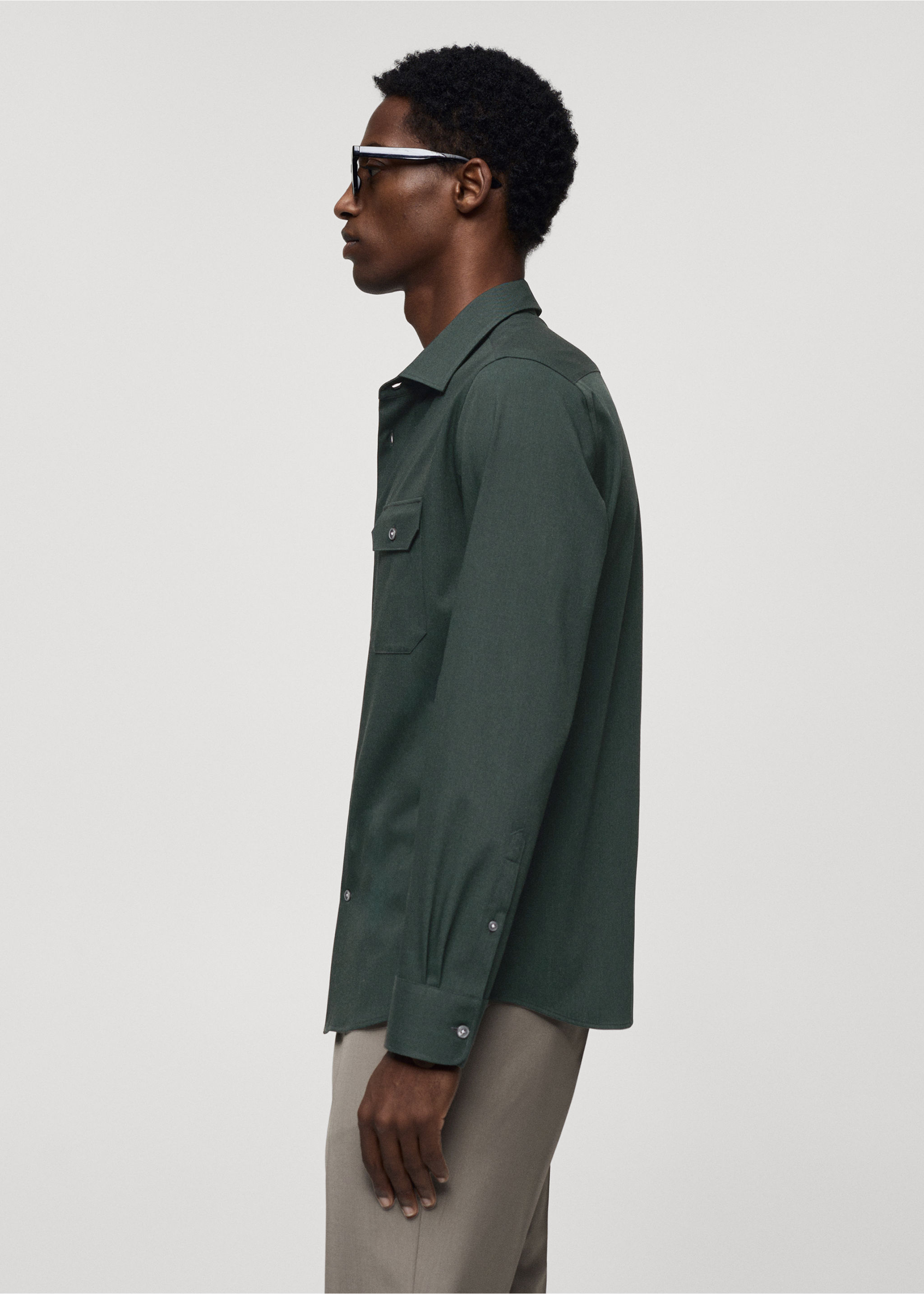 Overshirt with stretch-fabric pockets - Details of the article 2