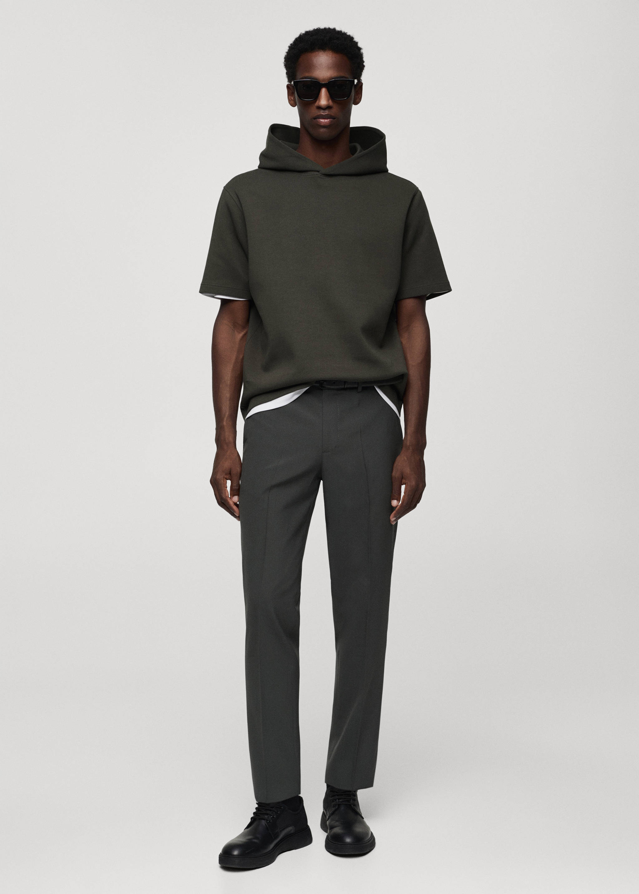 Sweat-shirt manches courtes capuche - Plan général