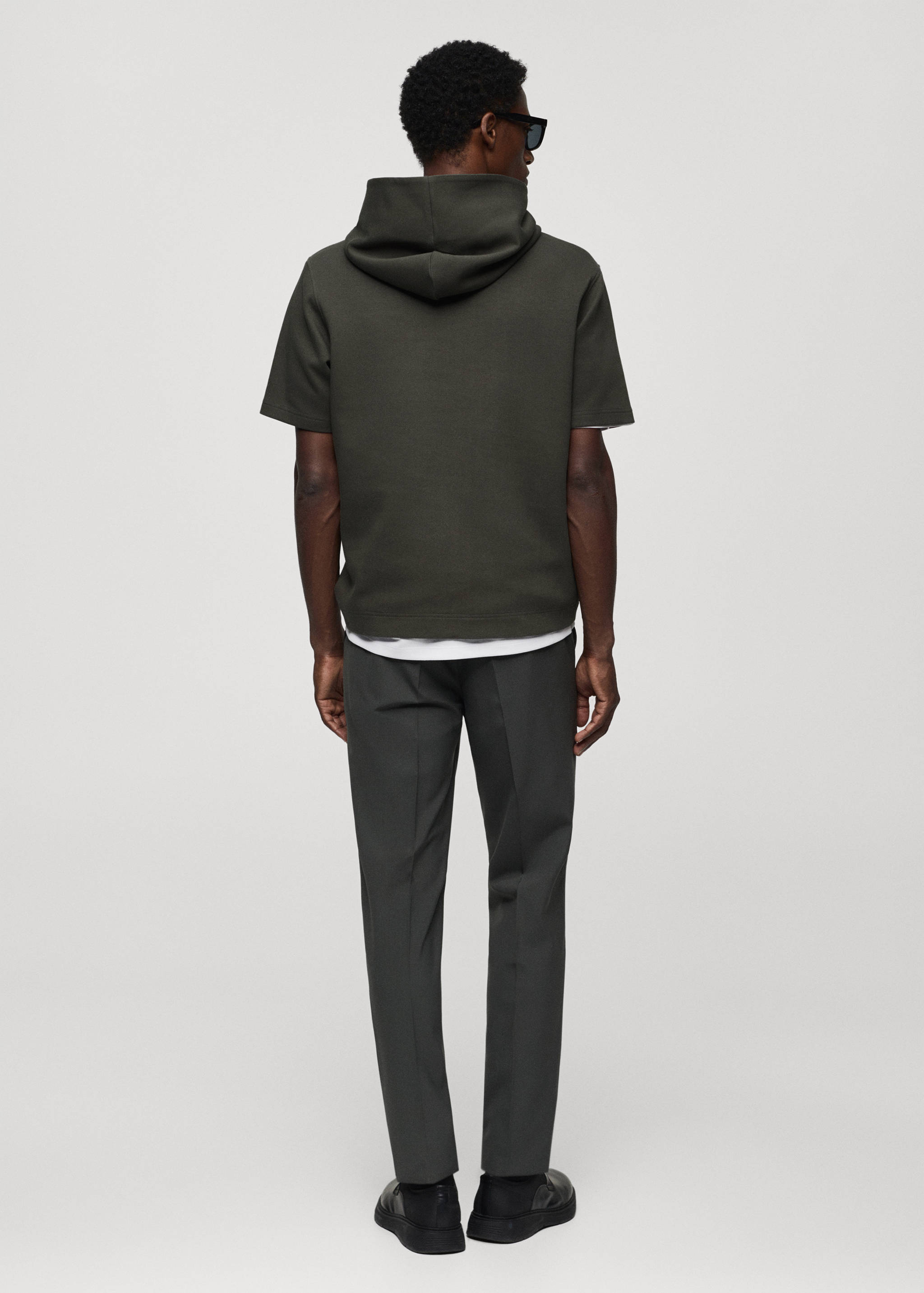 Sweat-shirt manches courtes capuche - Verso de l’article