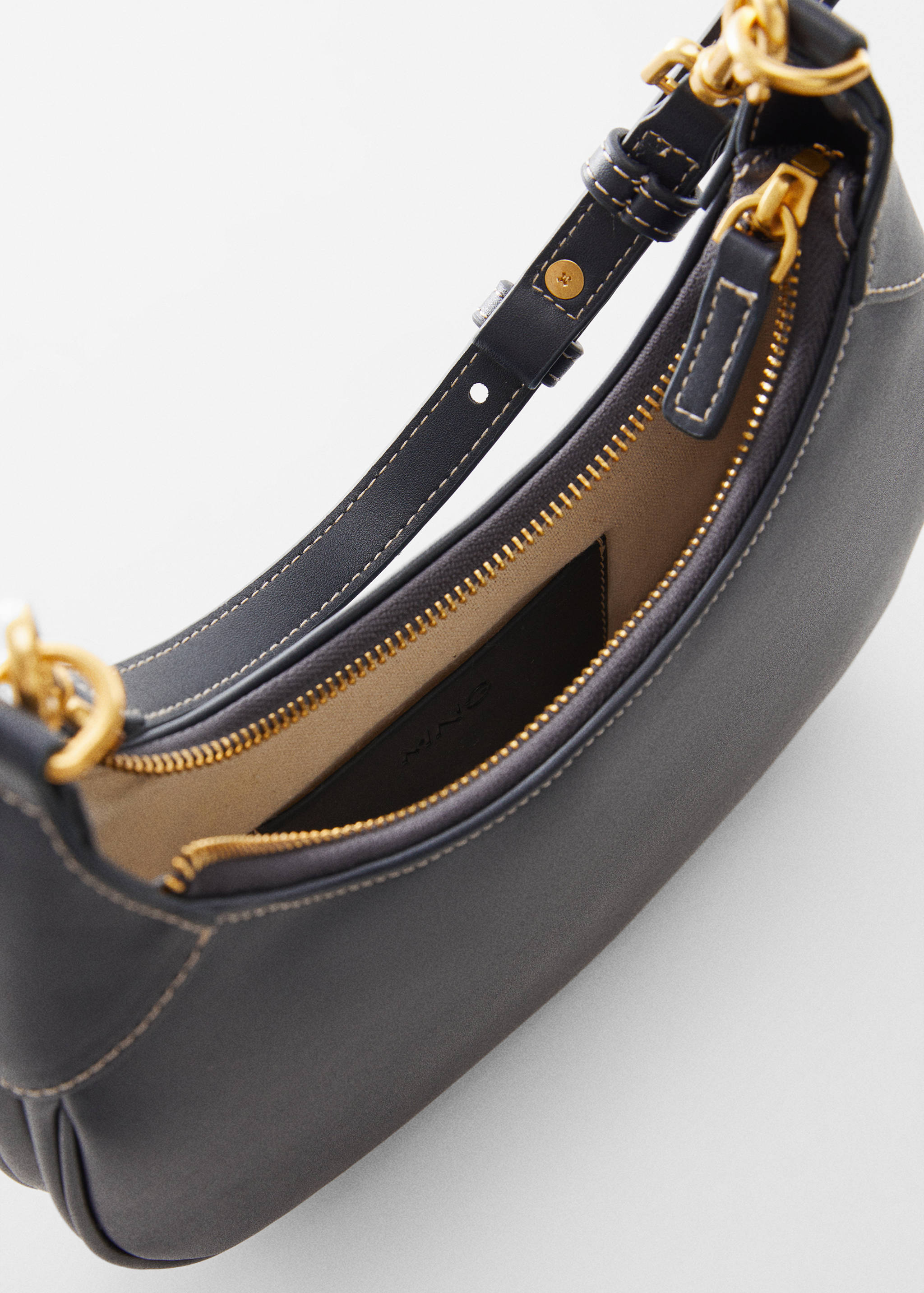 Oval short handle bag - Details of the article 2