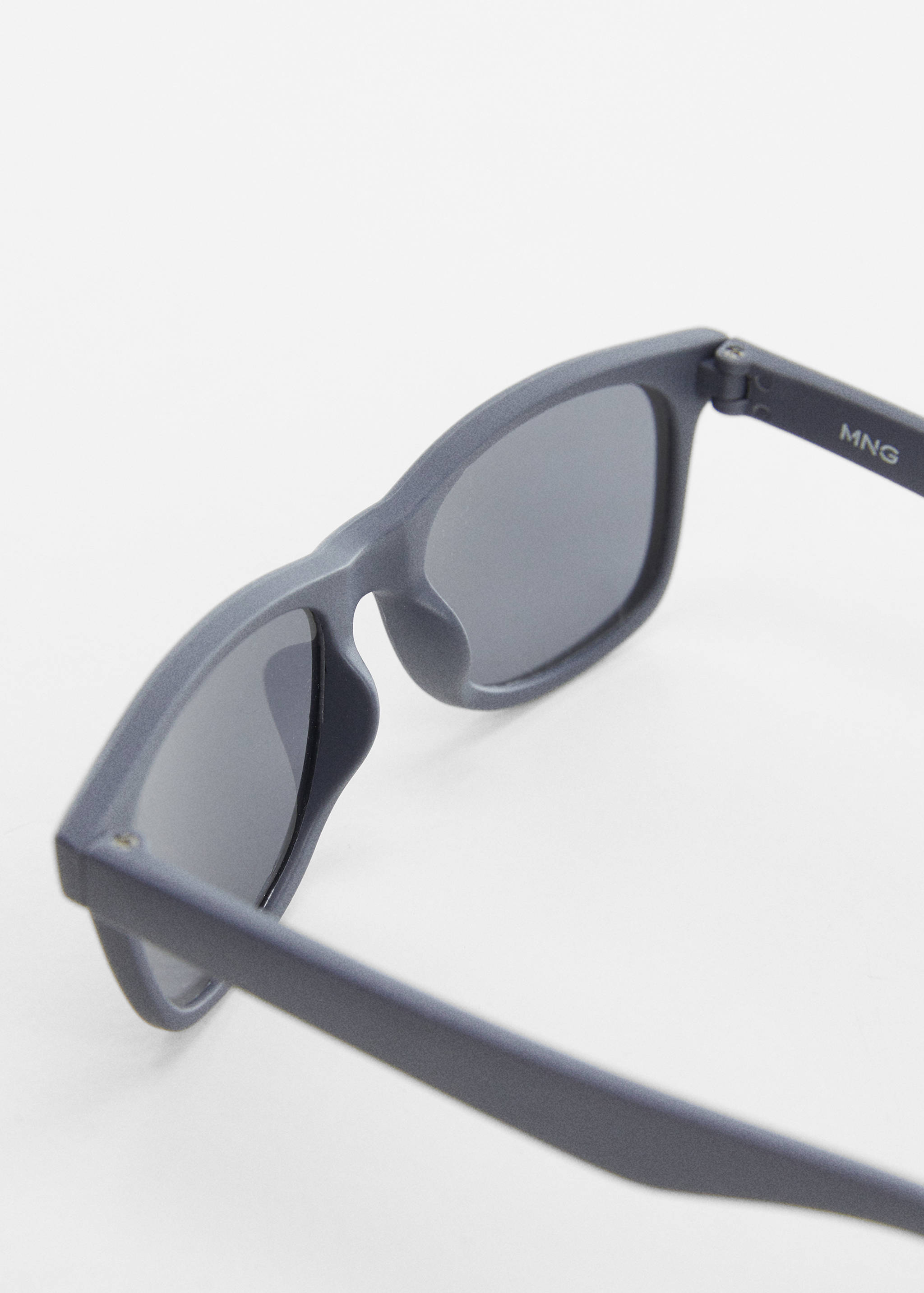 Resin frame sunglasses - Details of the article 1