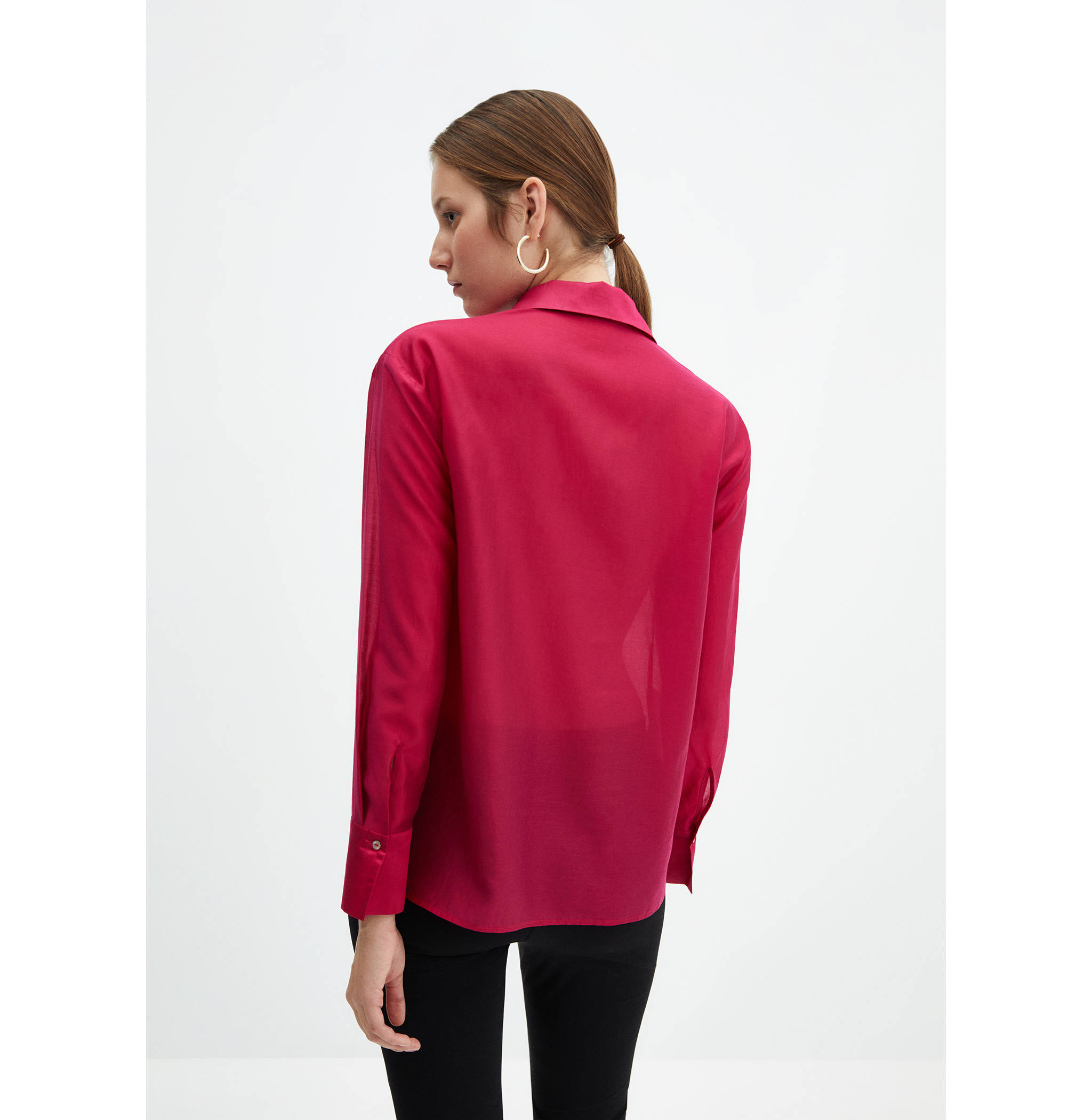 Concealed button shirt - Reverse of the article