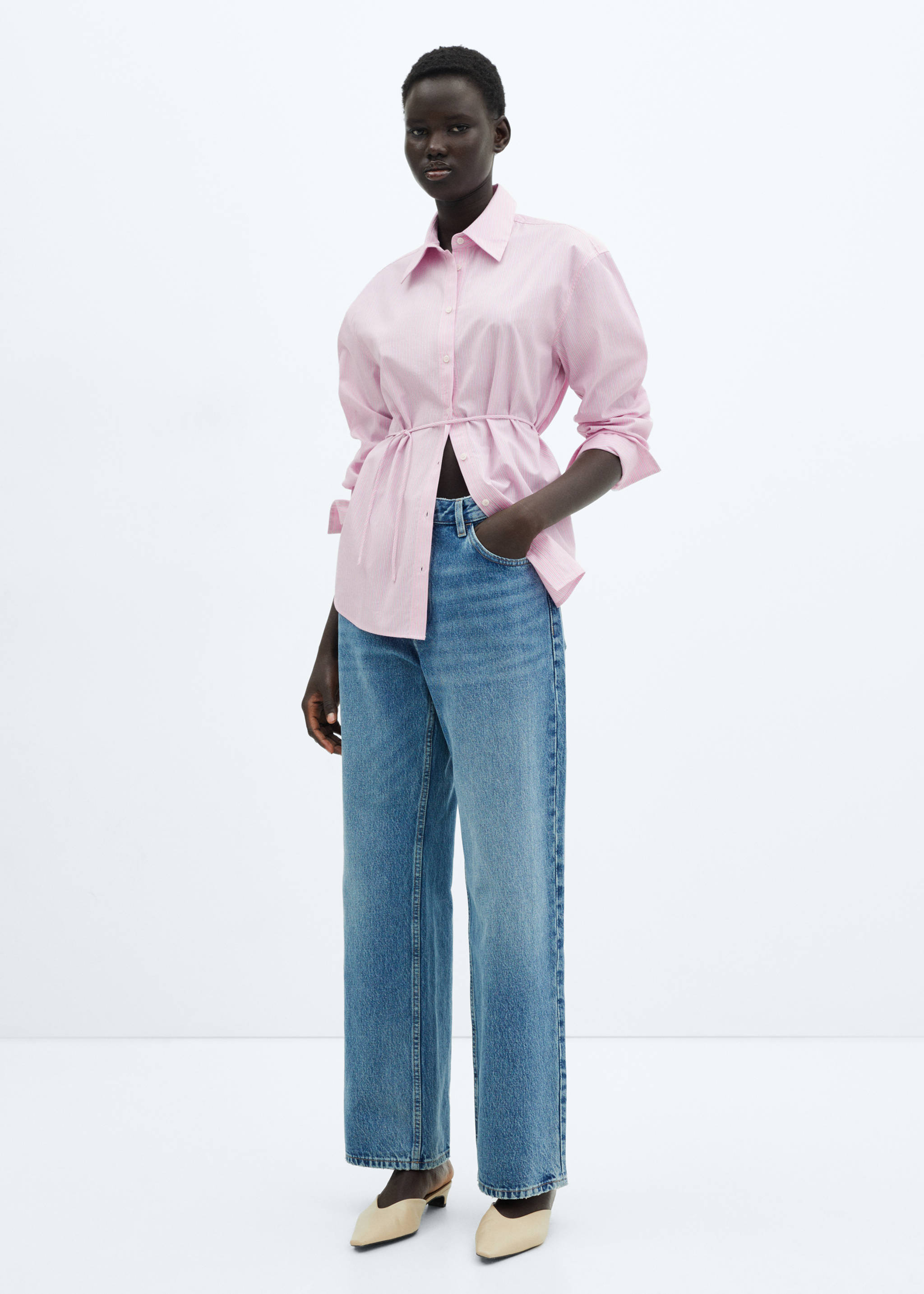 Πουκάμισο ριγέ με φιόγκο - Γενικό πλάνο