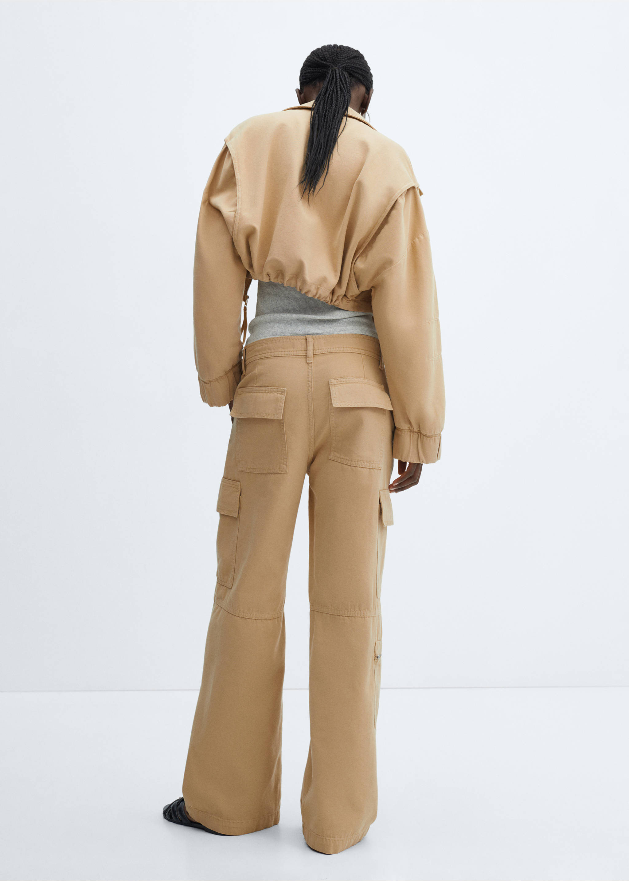 Cargo-jeans med lommer - Baksiden av artikkelen, Halvbrun. Ref: 67015745-00.