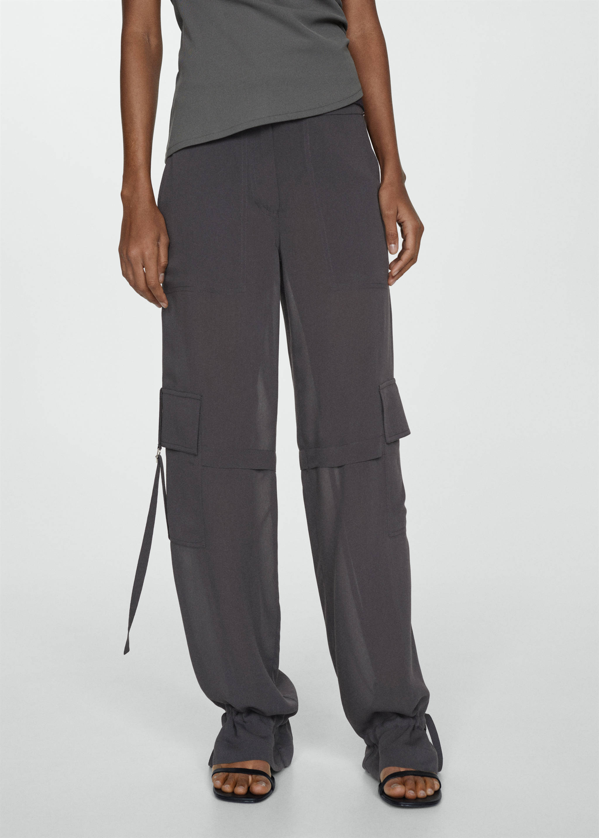 Pantalons cargo detalls metàl·lics - Pla mig