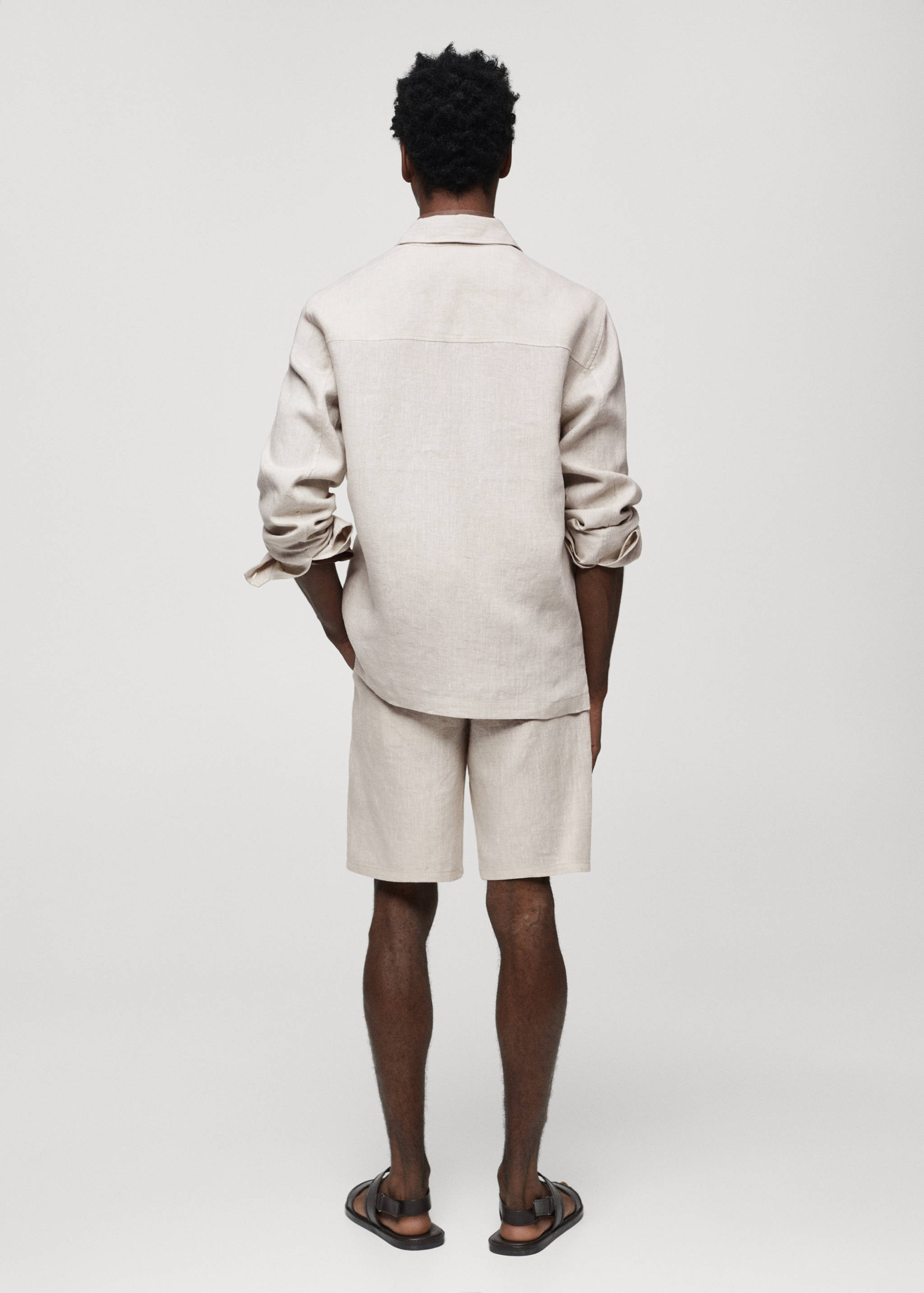 100% linen overshirt with pockets - Reverse of the article