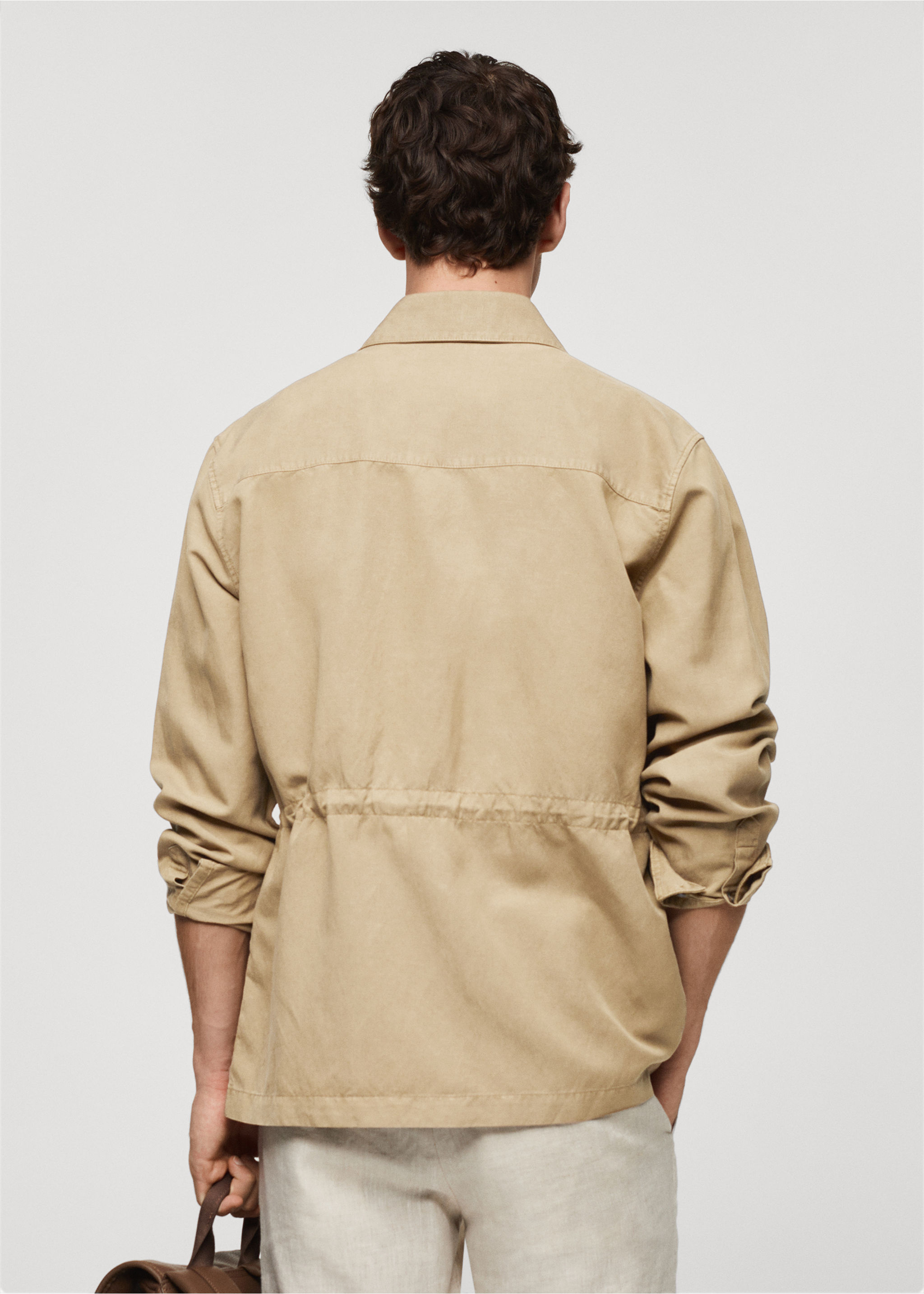 Linen overshirt with pockets - Reverse of the article