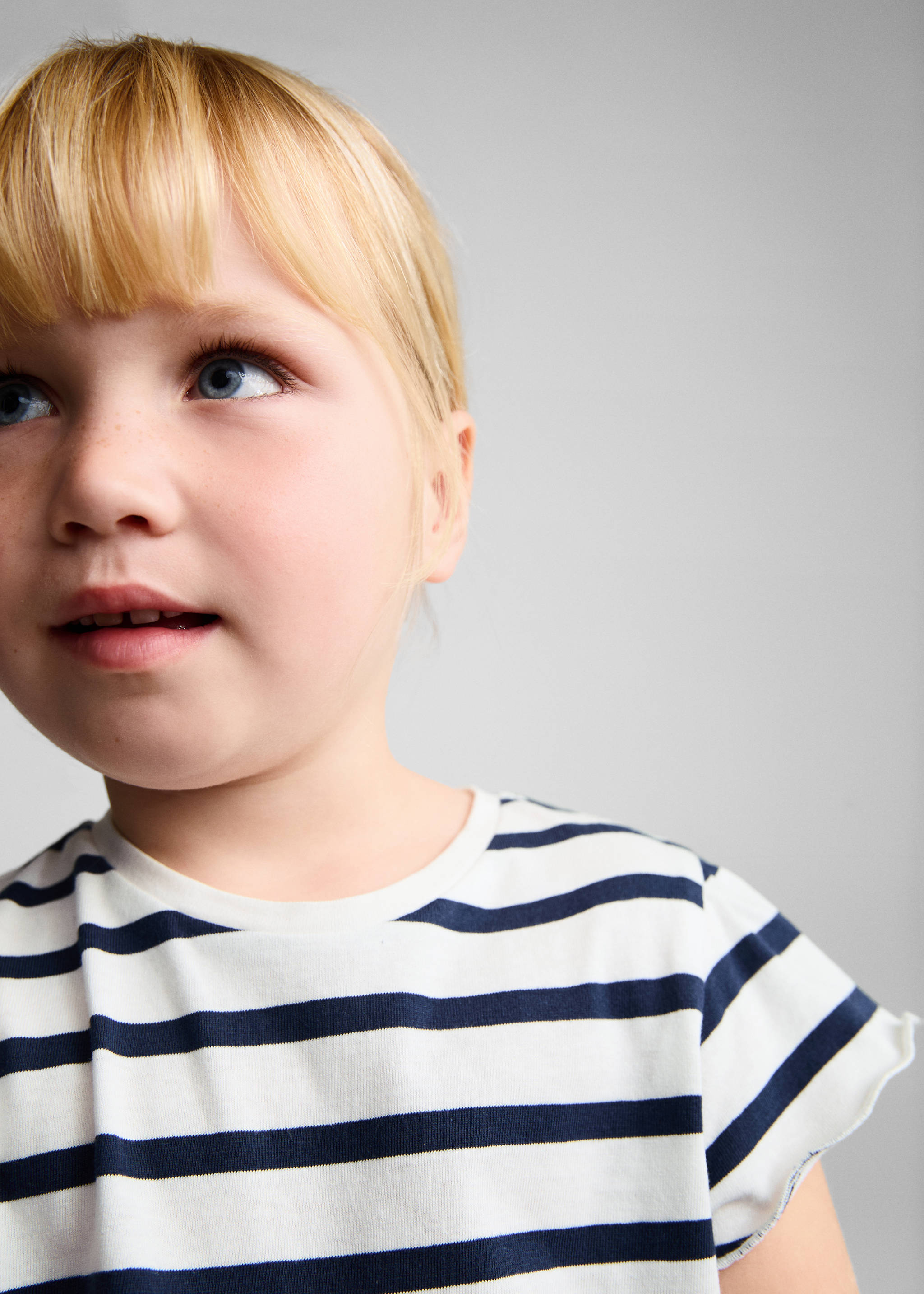 Ruffled striped t-shirt - Details of the article 1