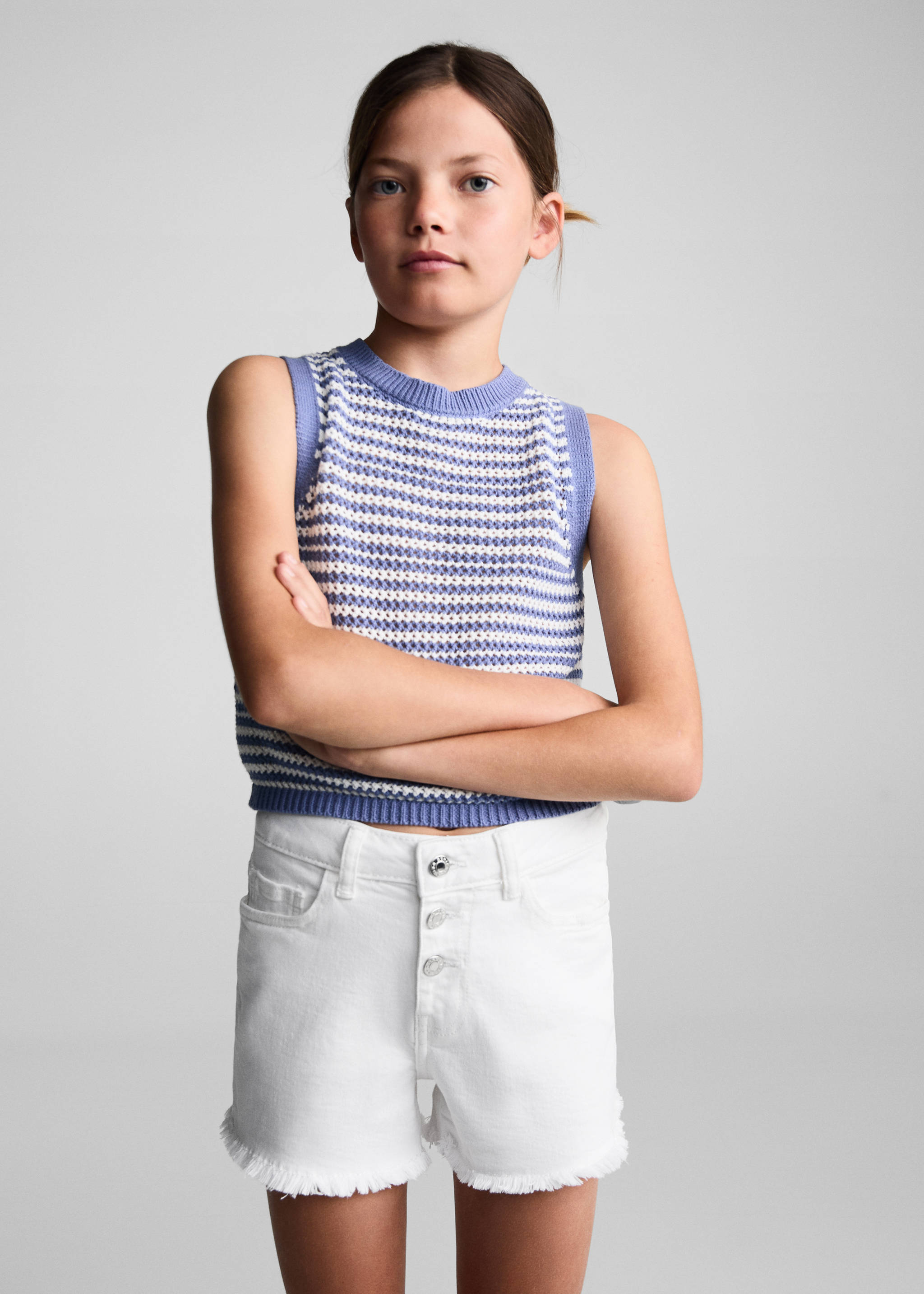 Jeans-Shorts mit Knöpfen - Mittlere Ansicht