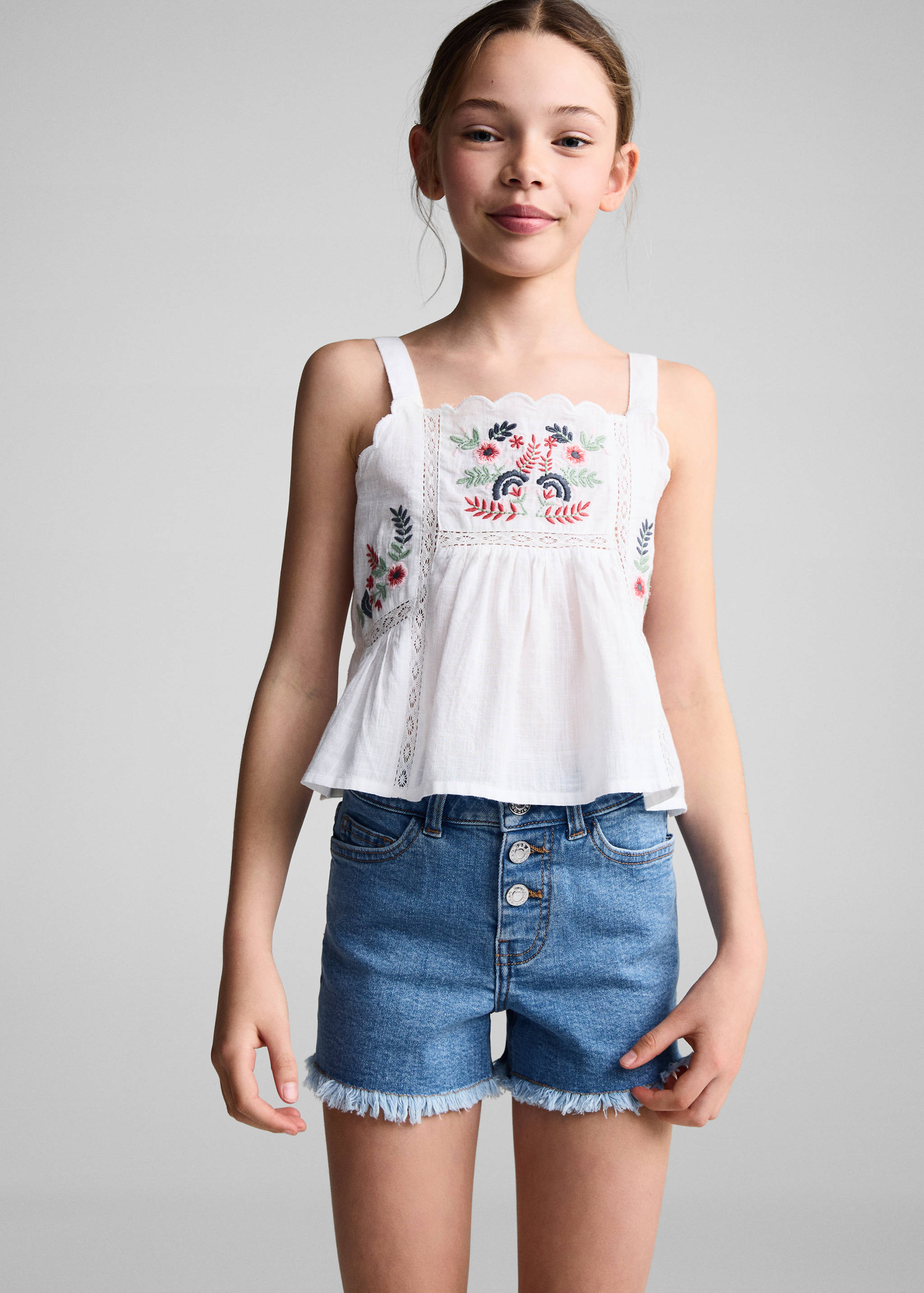 Jeans-Shorts mit Knöpfen - Mittlere Ansicht