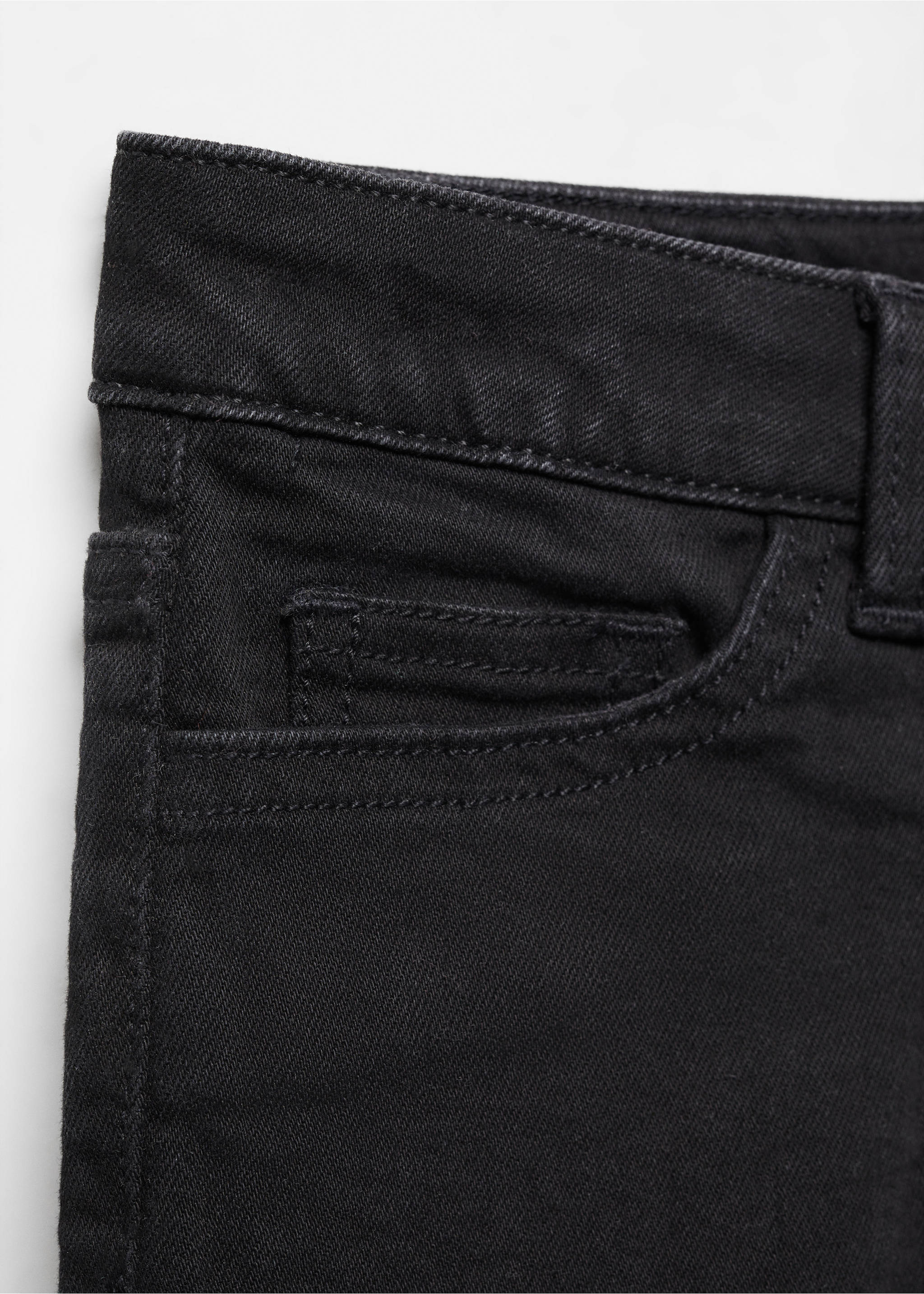 Denim shorts with buttons - Details of the article 8, Black denim. Ref: 67016014-00.