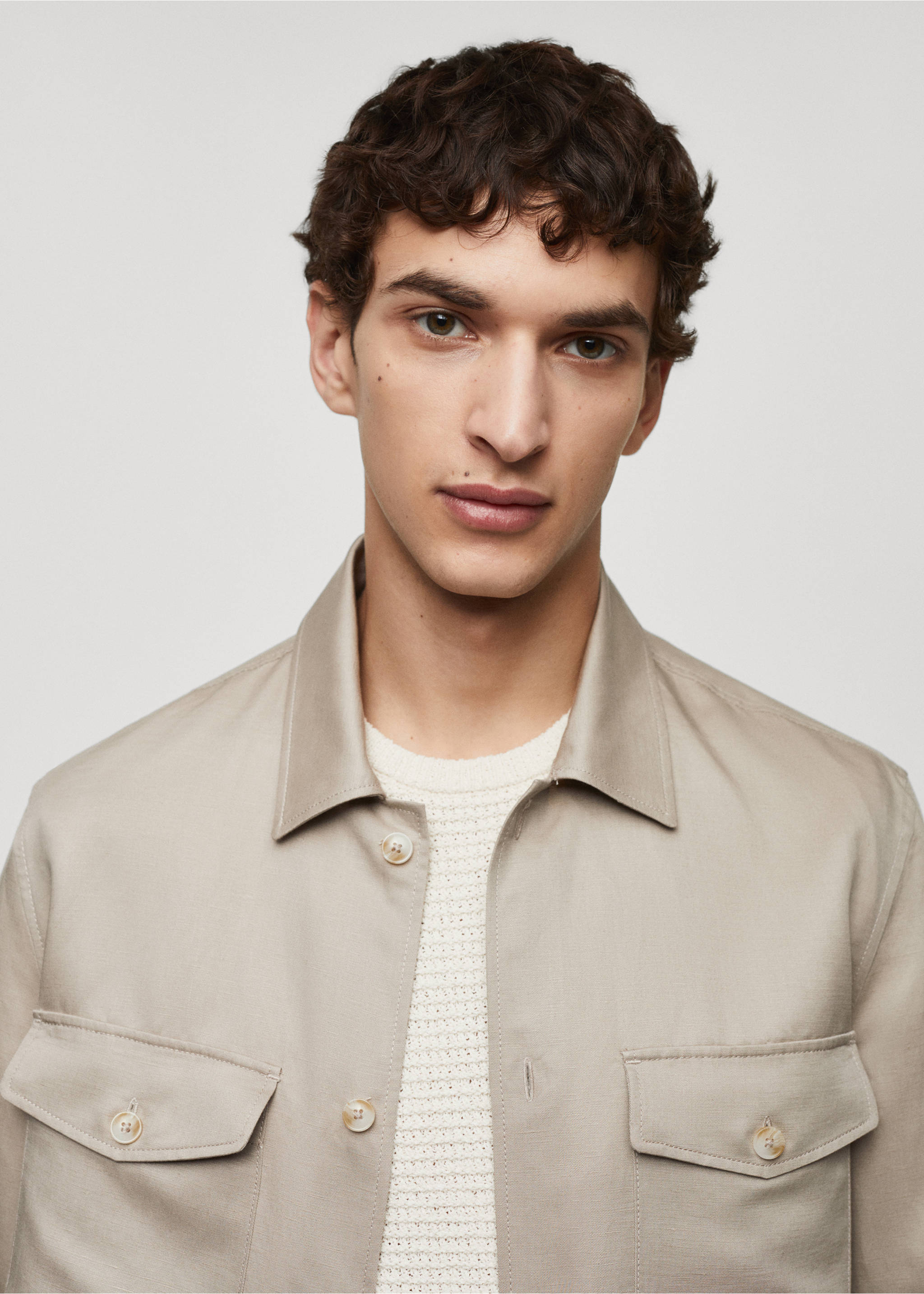 Leinen-Overshirt mit Taschen - Detail des Artikels 1, Mittelbraun. Ref: 67016315-00.