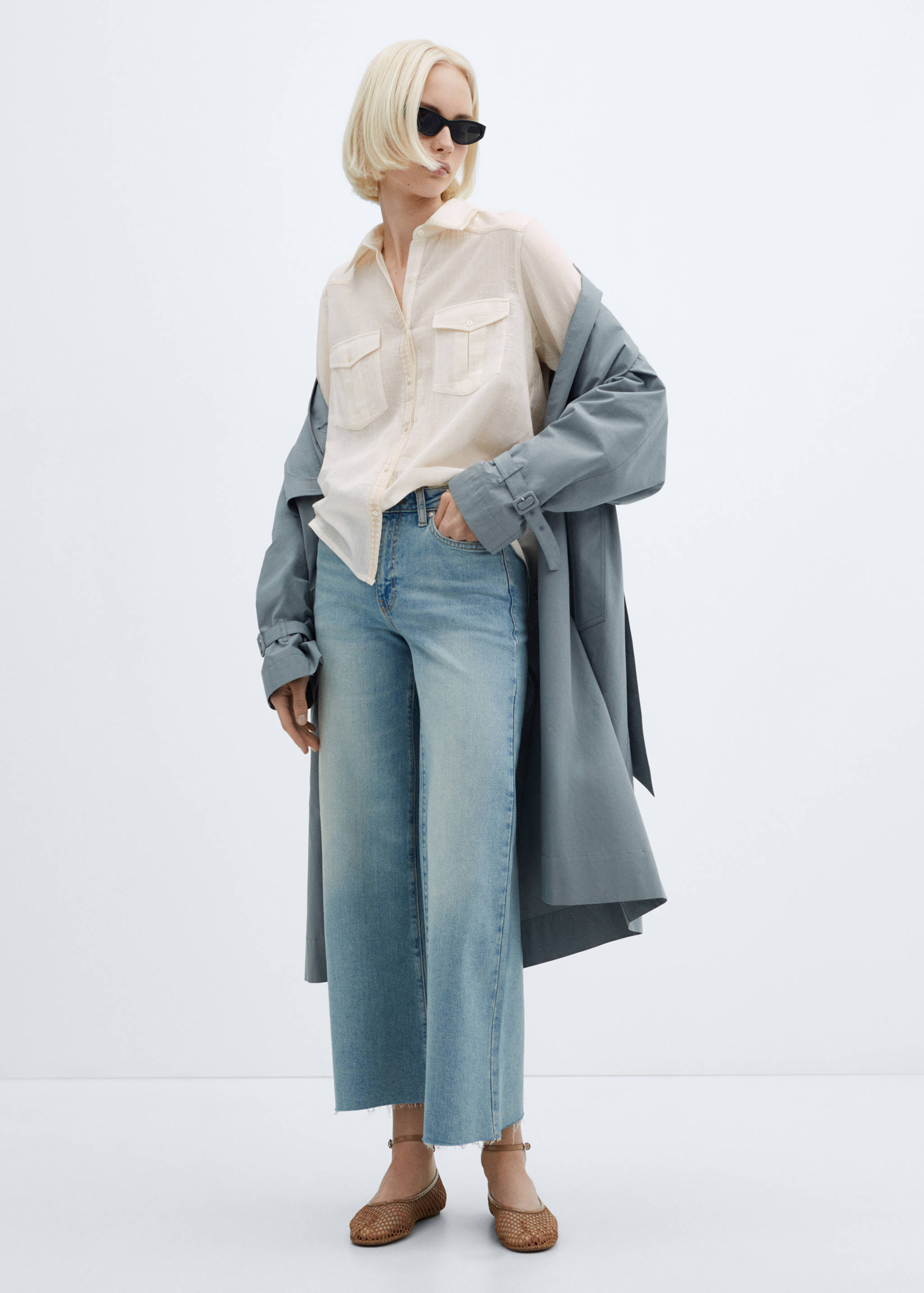 Camisa bolsillo detalle bordado - Plano general