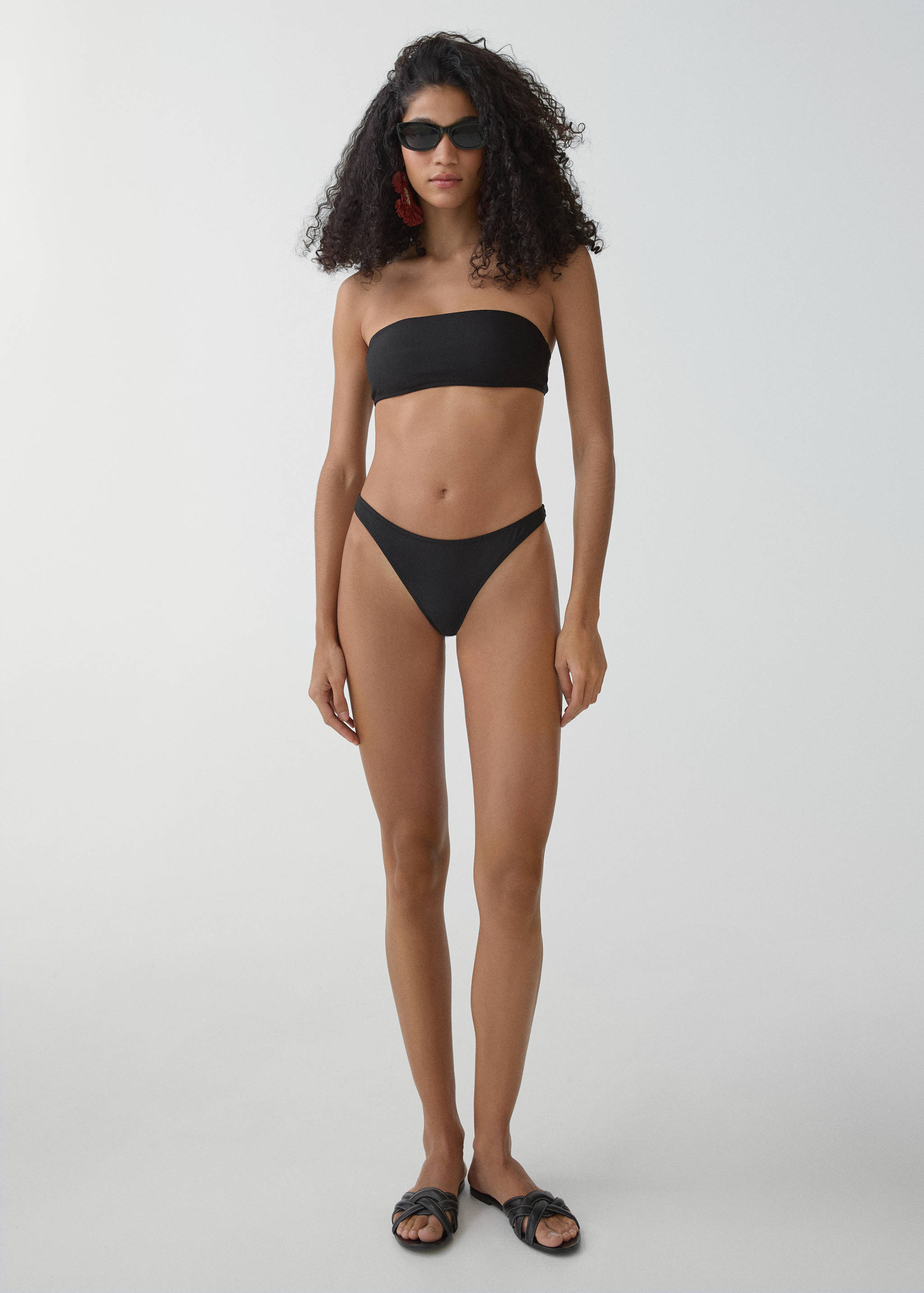 Calceta bikini estil tanga - Pla general