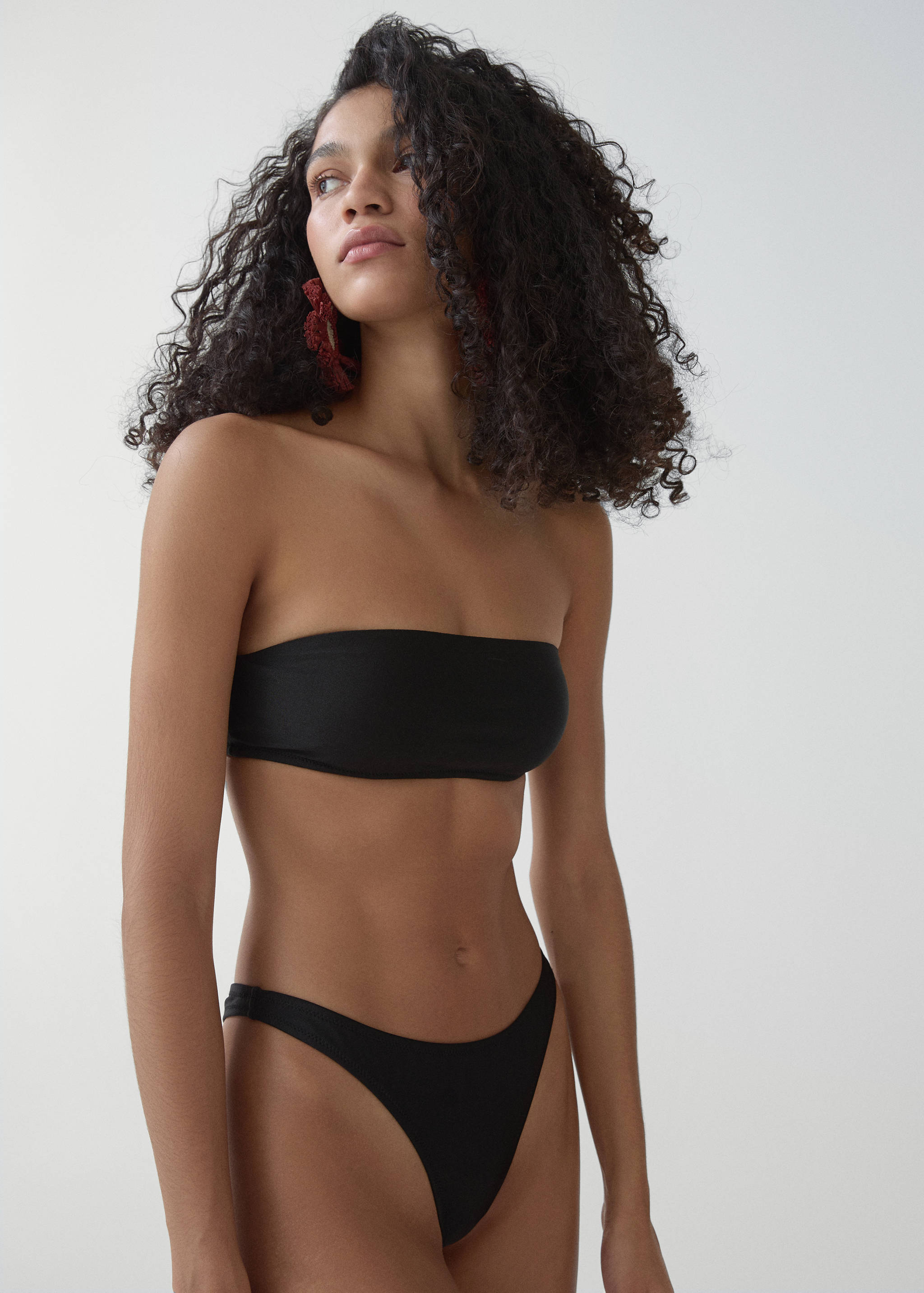 Calceta bikini estil tanga - Pla mig