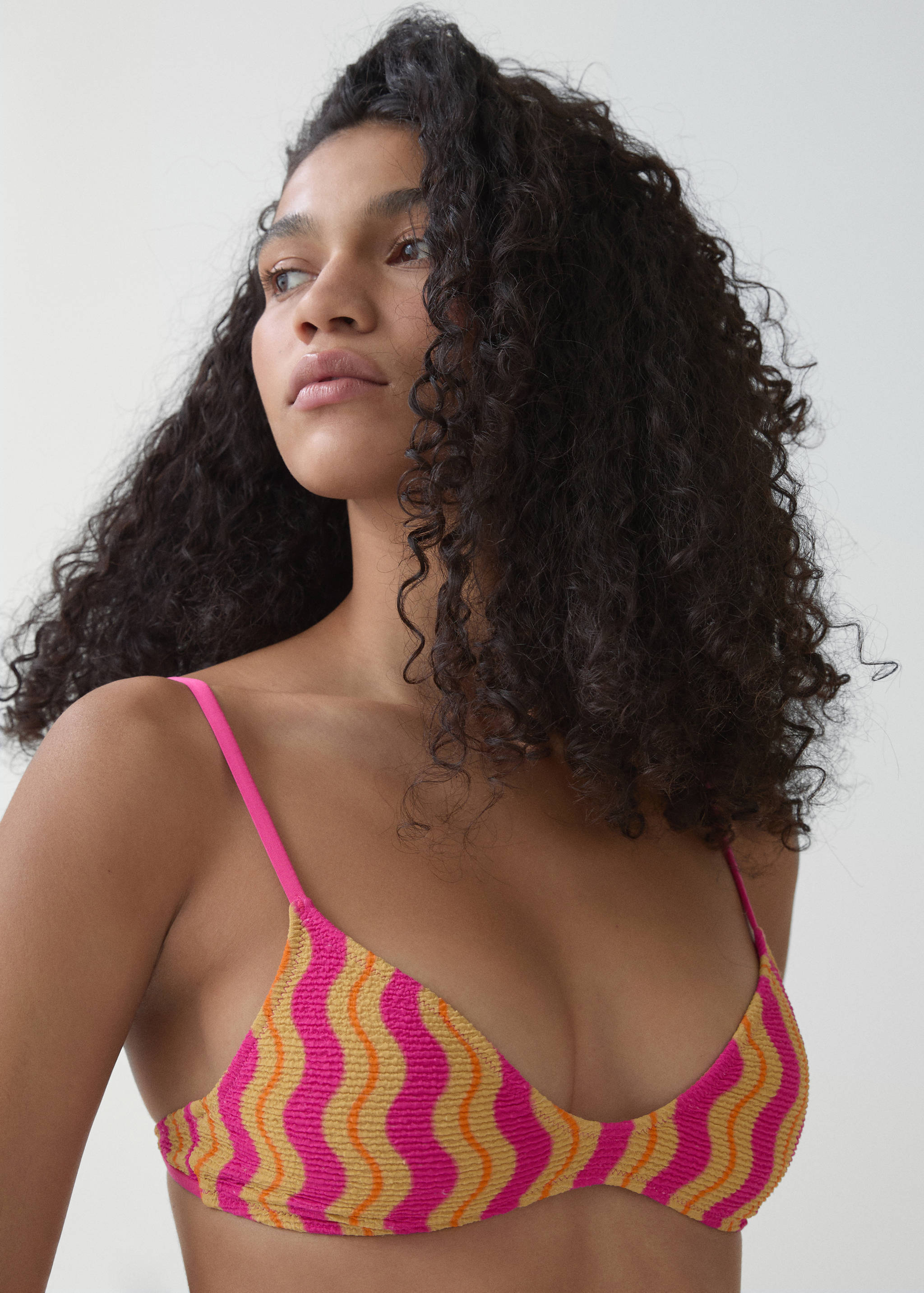 Printed bikini top - Details of the article 1