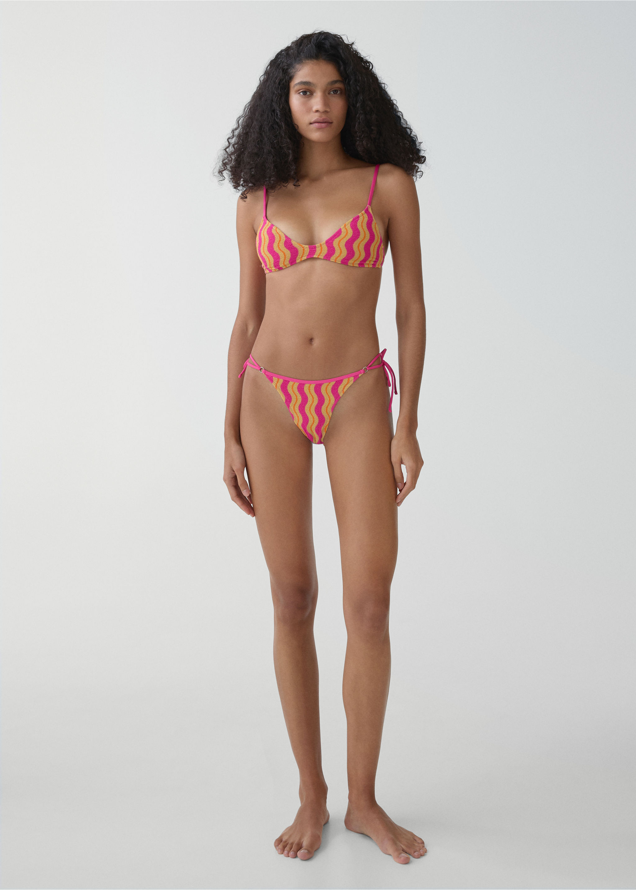 Top bikini estampado - Plano general