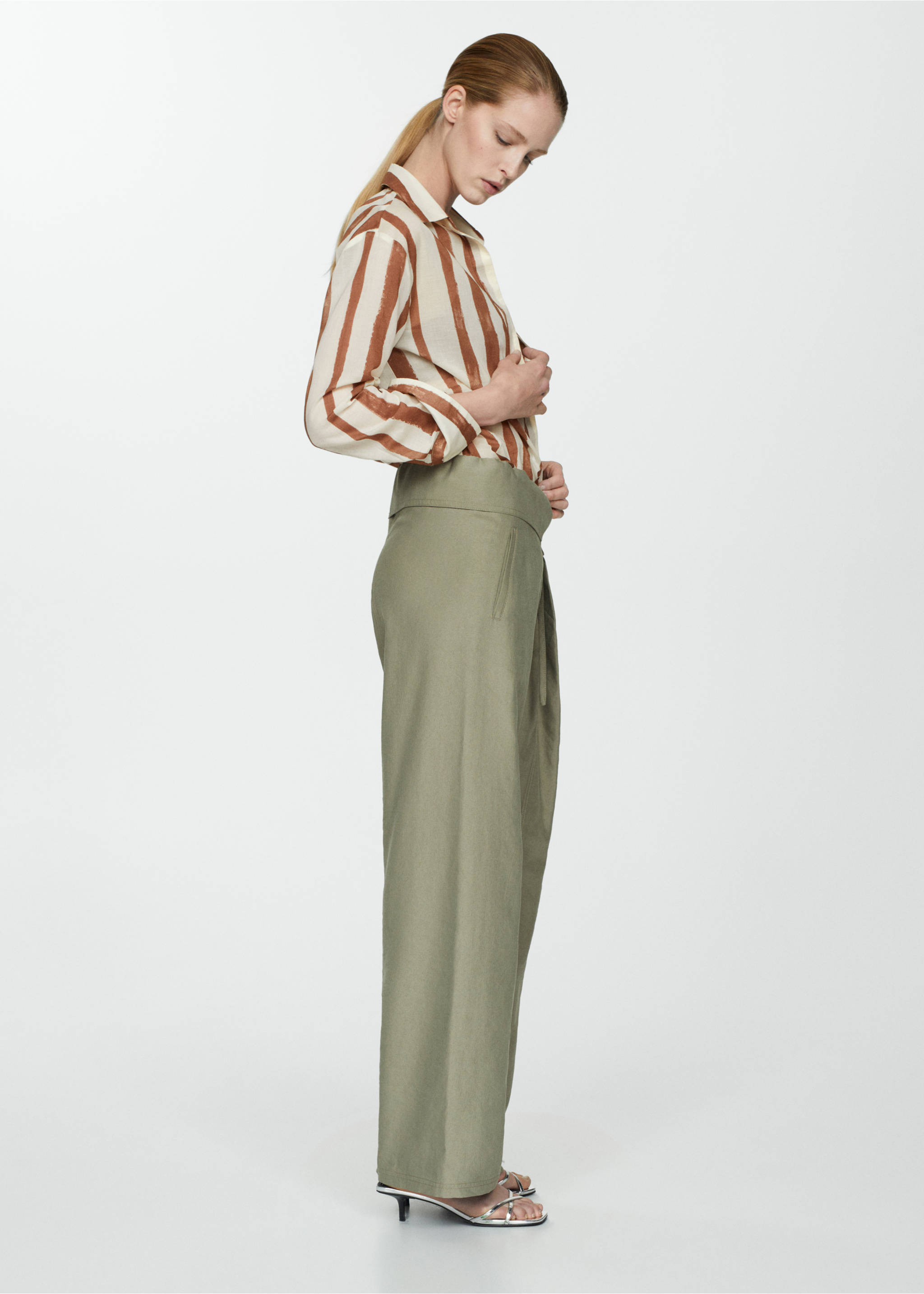 100% cotton striped shirt - Details of the article 6, Ecru. Ref: 67017124-00.