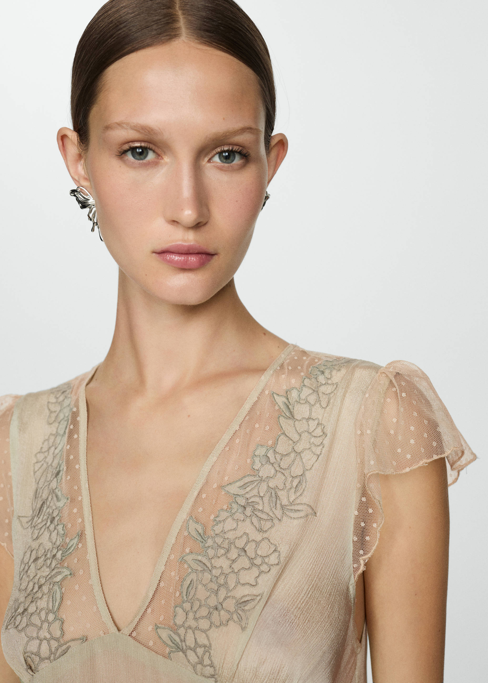 Embroidered asymmetric blouse - Details of the article 1