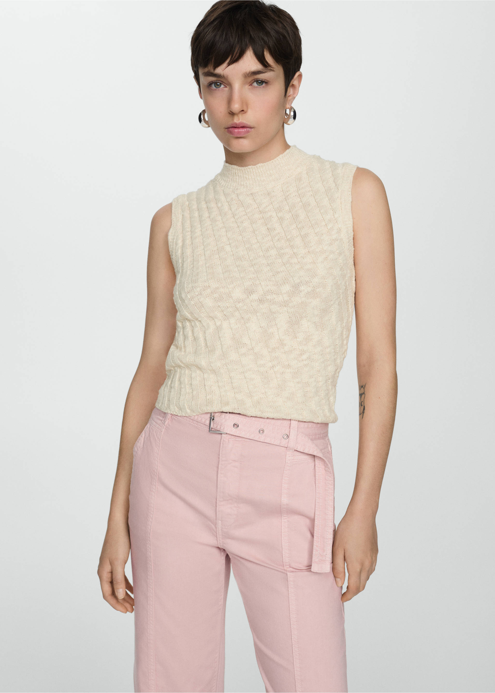 Jeans slouchy med dekorativt belte - Artikkeldetalj 1, Lys/pastell lilla. Ref: 67017127-00.