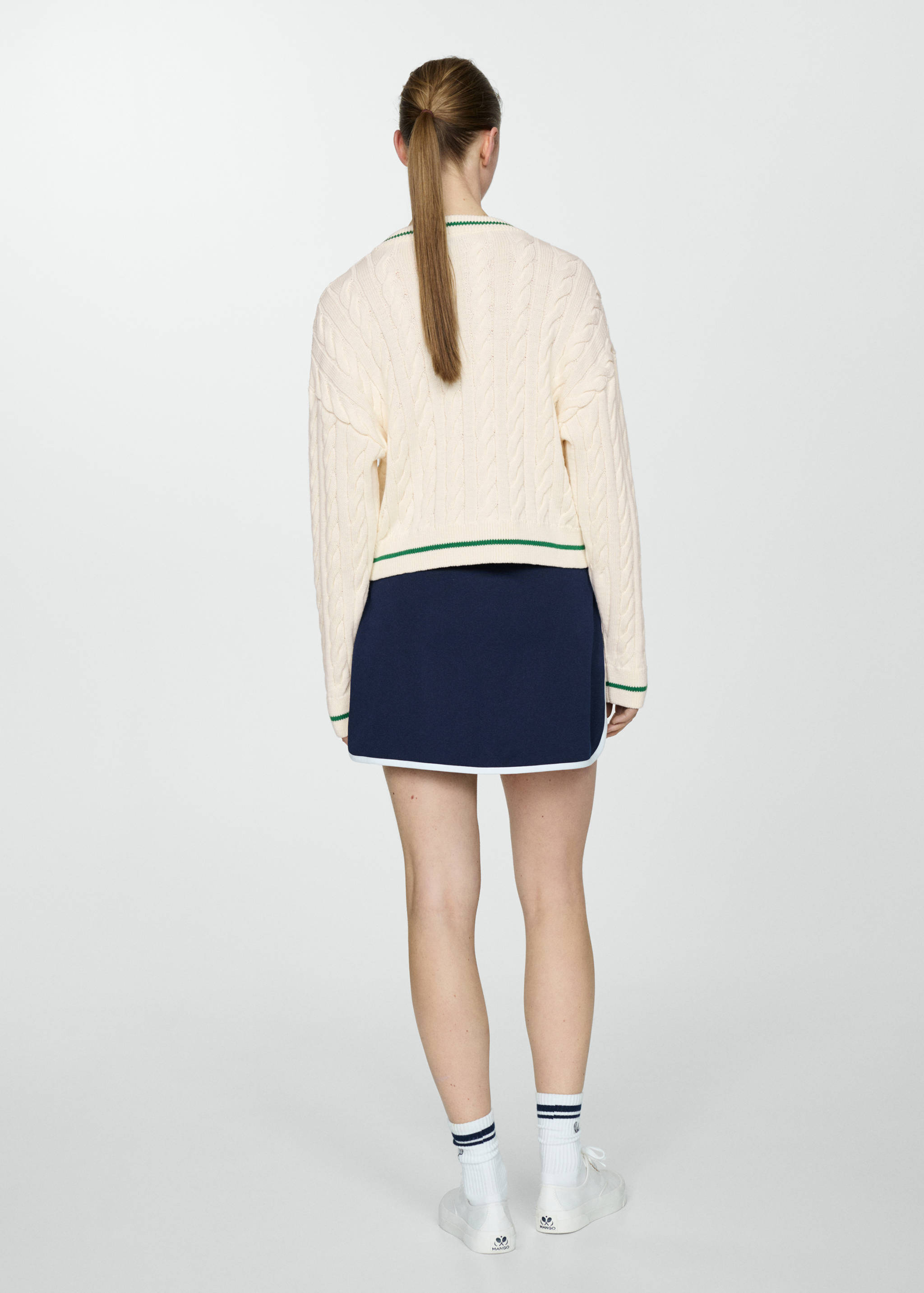 Contrast-detail braided cardigan - Reverse of the article