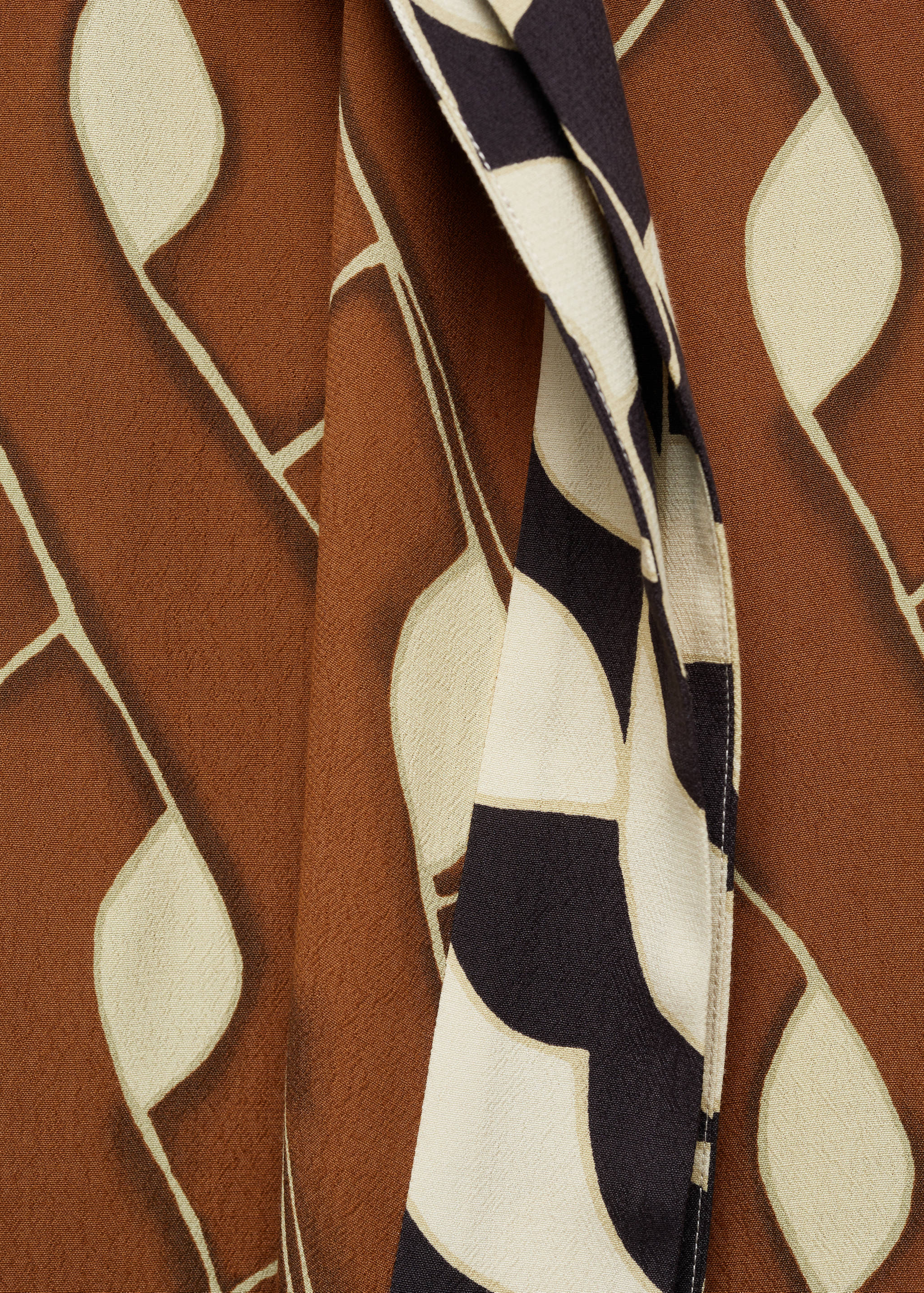 Saia estampada com folho - Pormenor do artigo 8