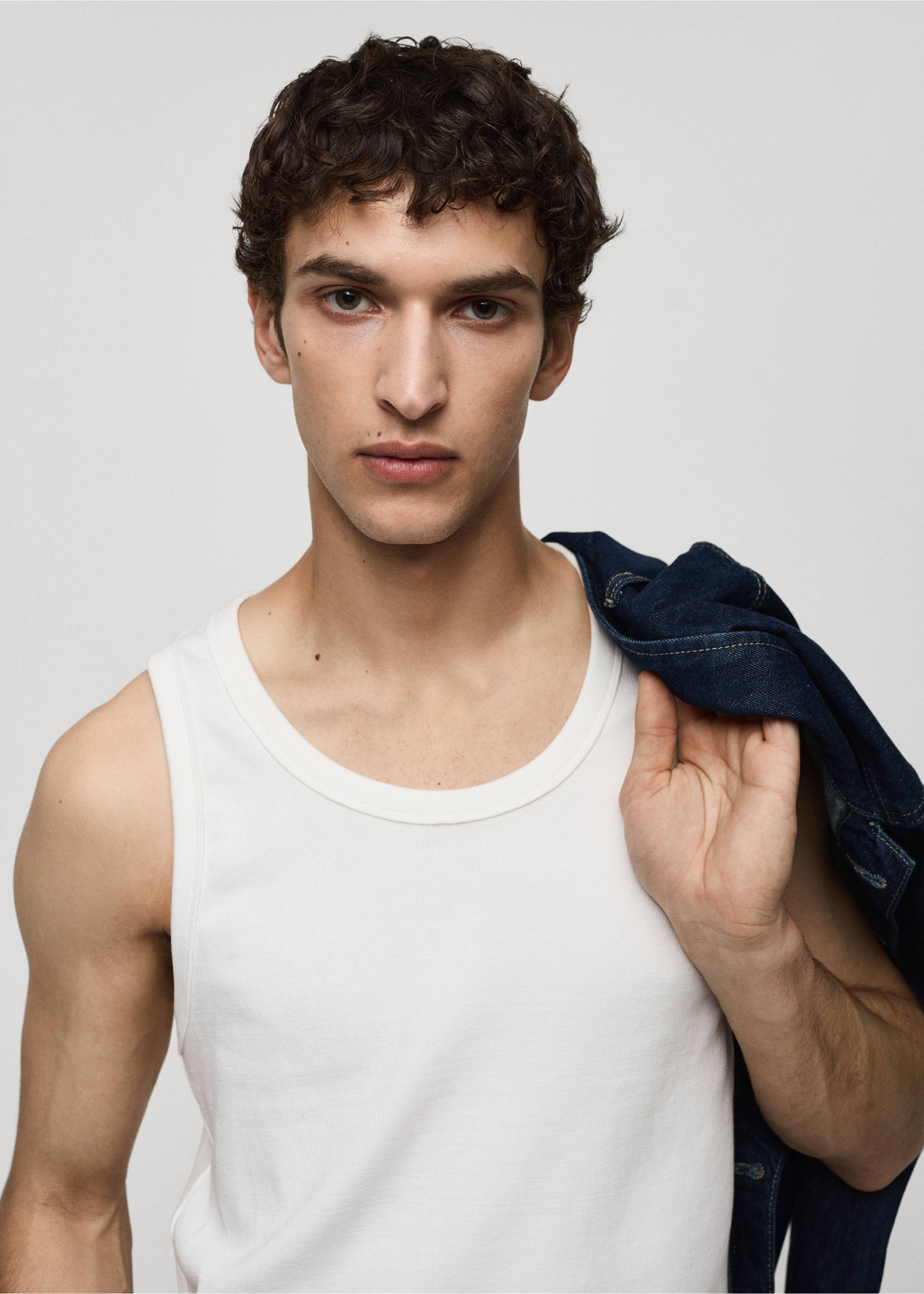 Trägershirt aus Baumwolle - Detail des Artikels 1, Cremeweiß. Ref: 67017710-00.