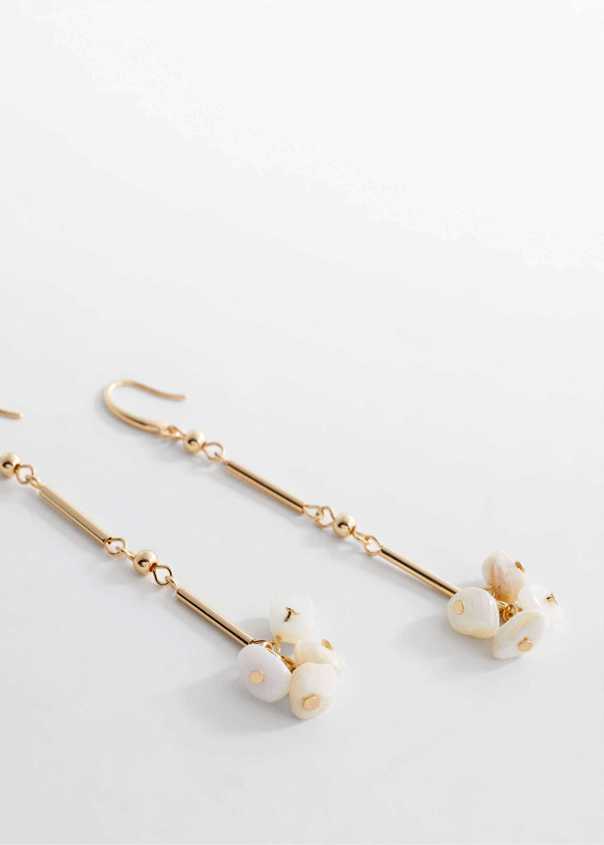 Shell pendant earrings - Medium plane, Gold. Ref: 67017714-00.