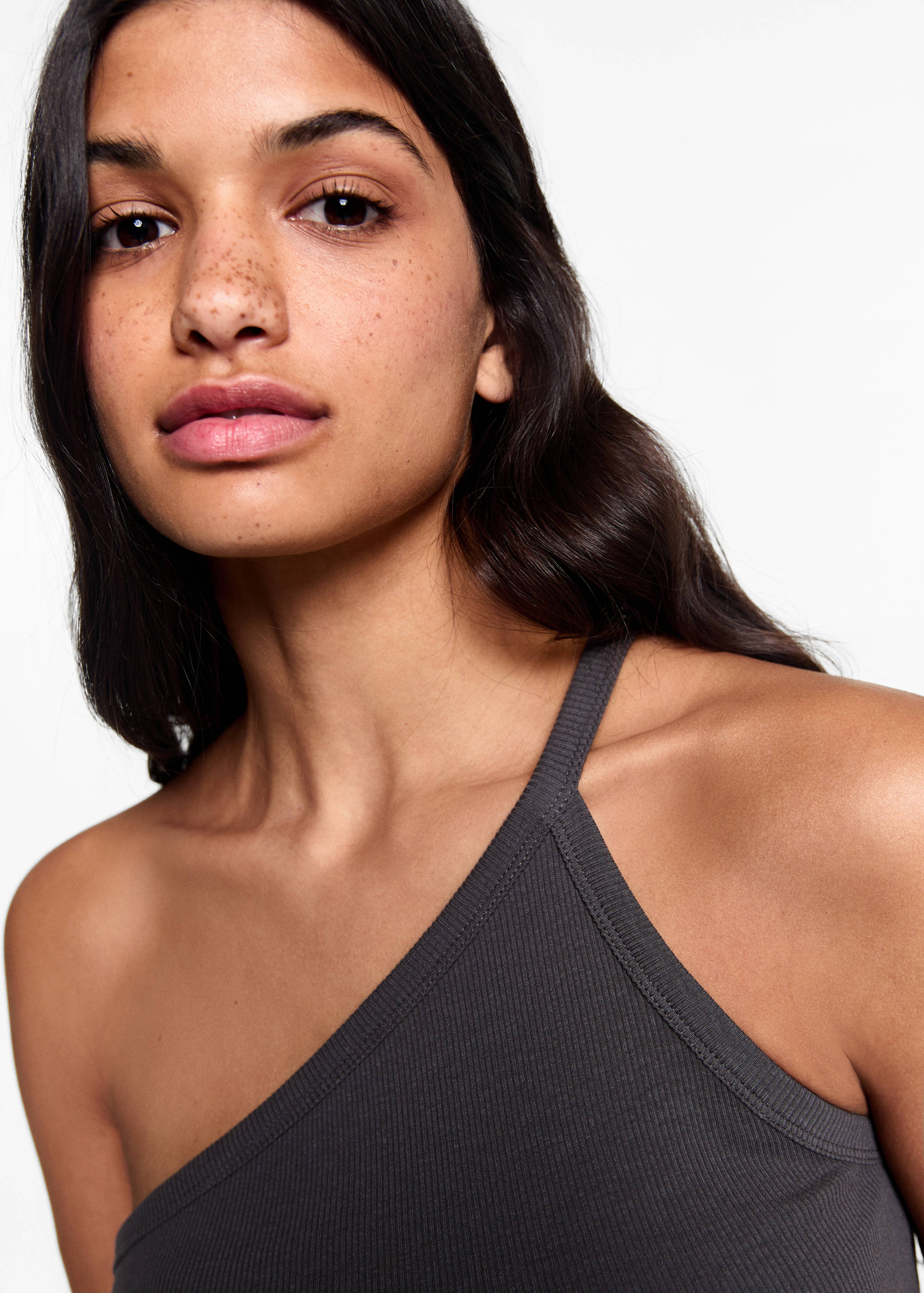 Asymmetrical crop top - Details of the article 1