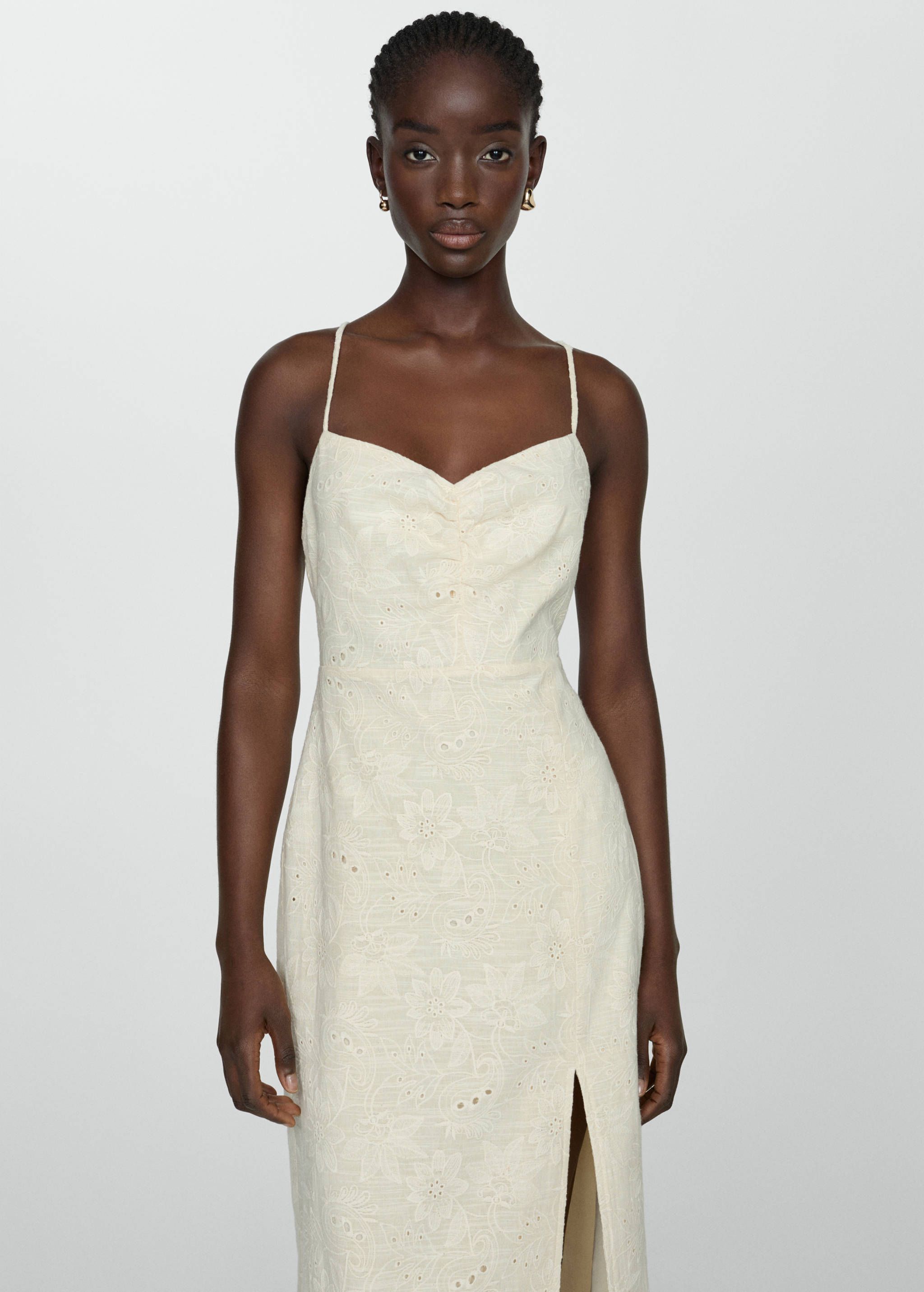 Vestito ricamo spacco laterale - Piano medio