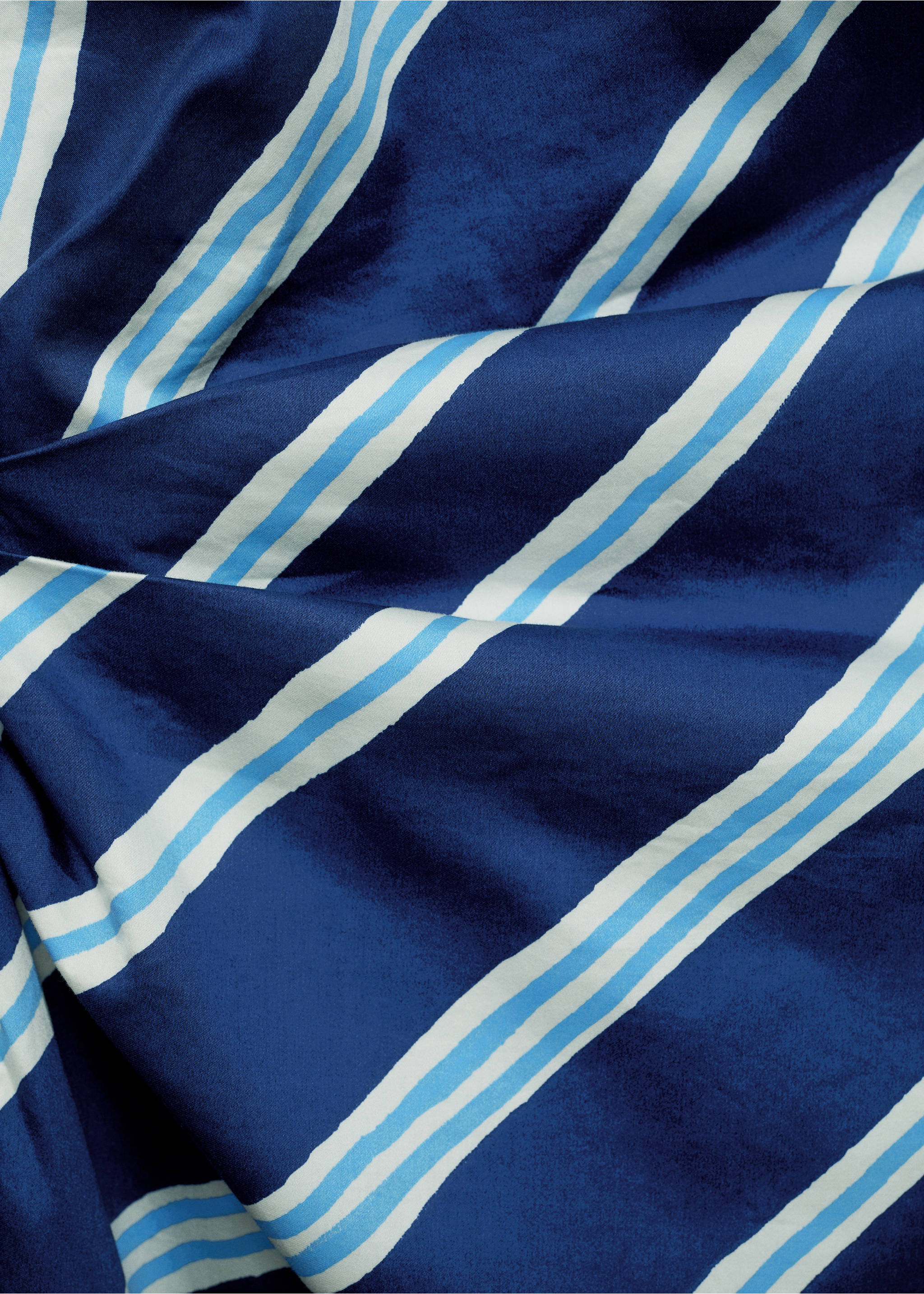 Vestido rayas hombros descubiertos - Detalle del artículo 8, Azul tinta. Ref: 67018651-00.