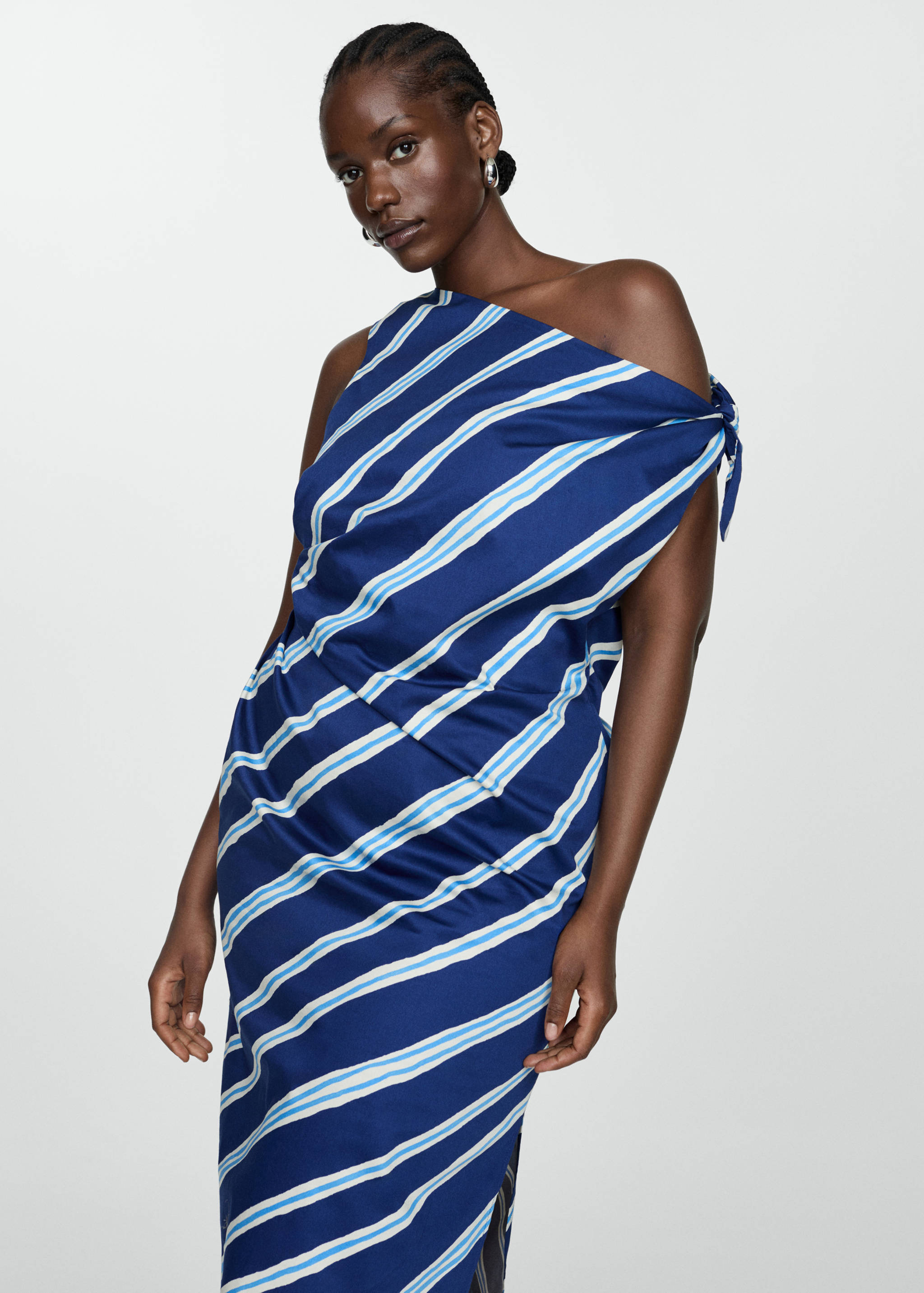 Striped dress with bare shoulders - Details of the article 5