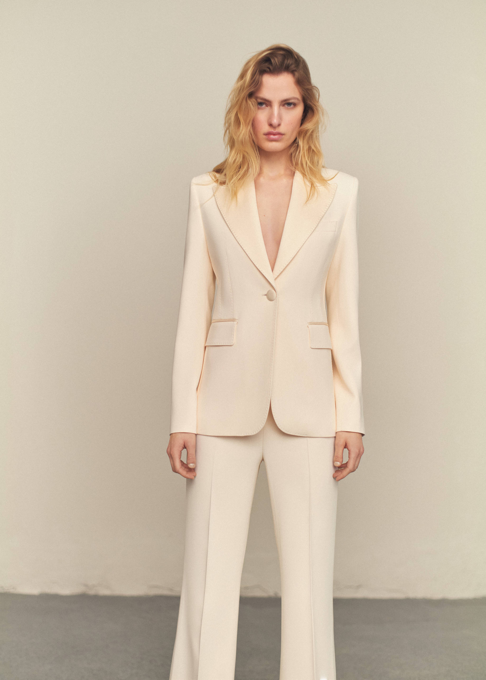 High-waist flared pants - Medium plane