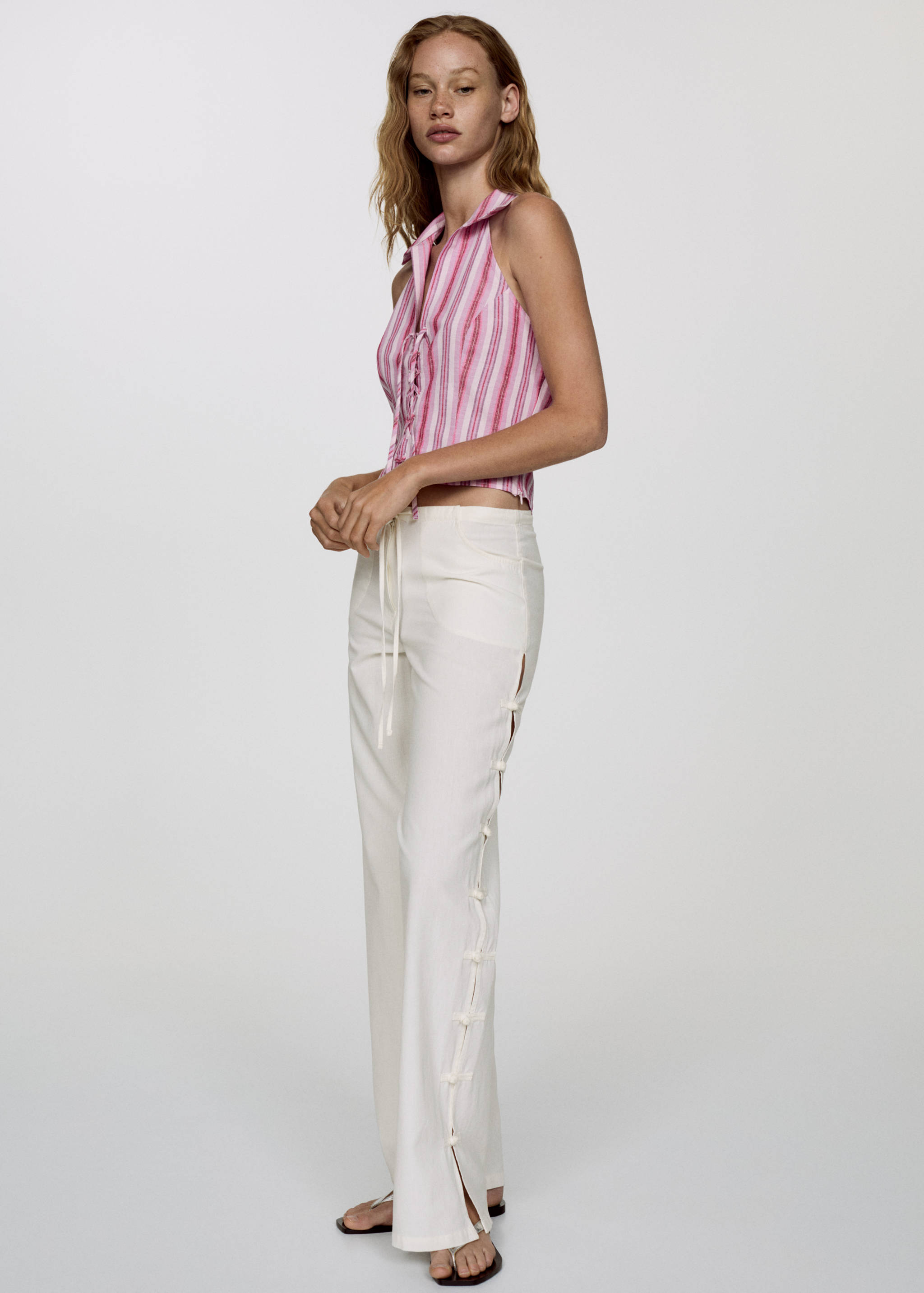 Wide leg pants with buttons - Details of the article 2