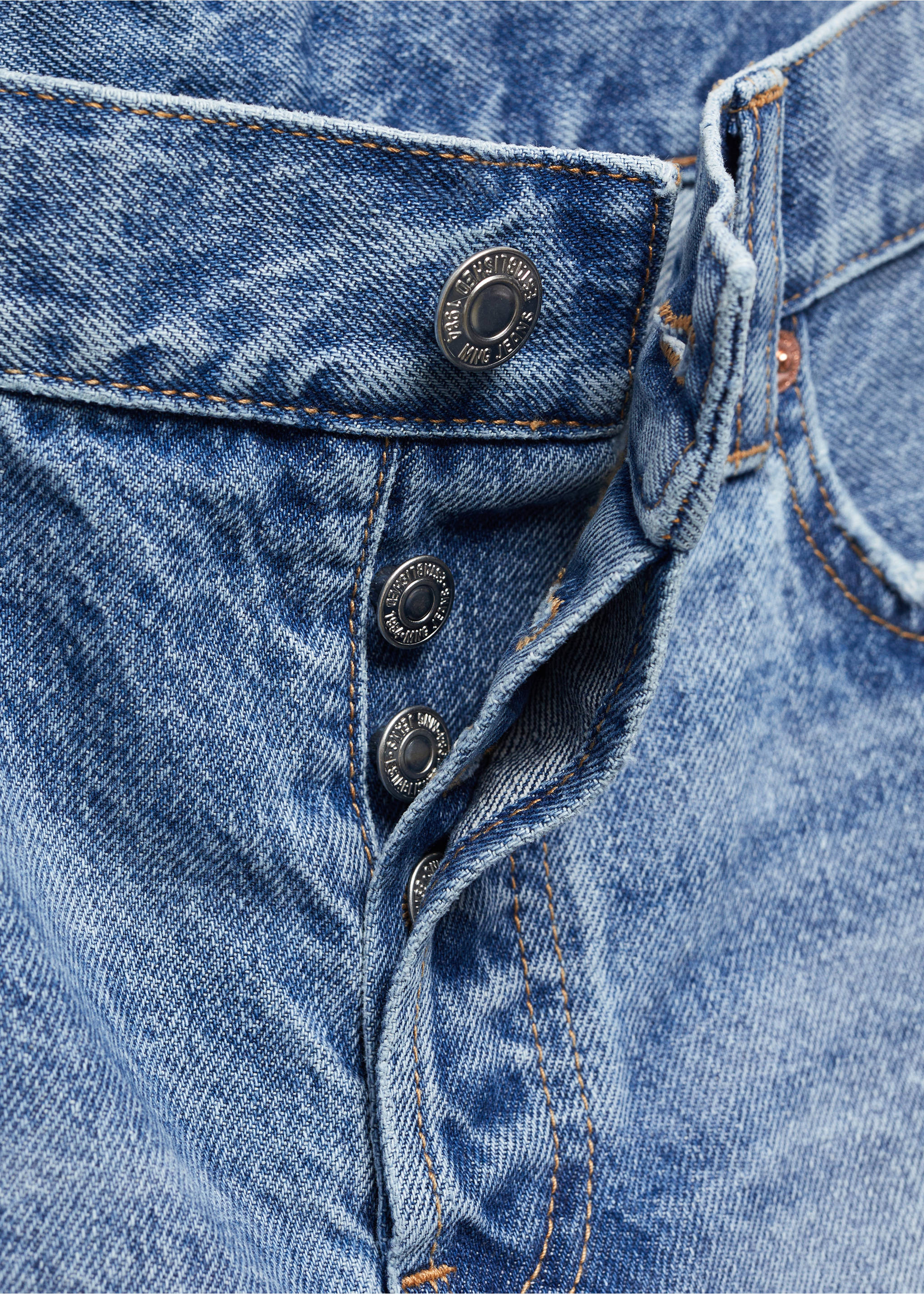Broken denim shorts - Details of the article 8, Medium Blue. Ref: 67020257-00.