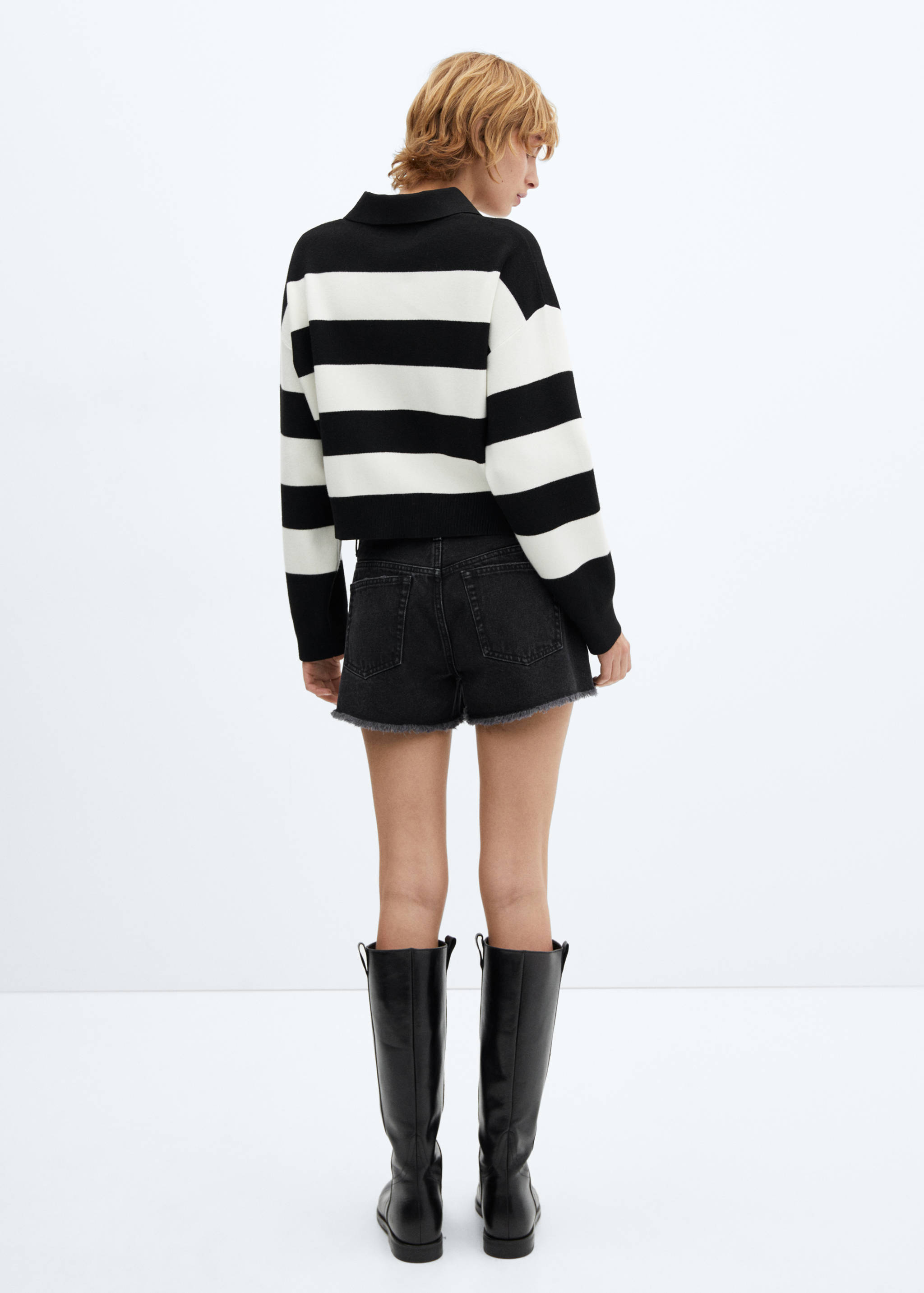 Broken denim shorts - Reverse of the article