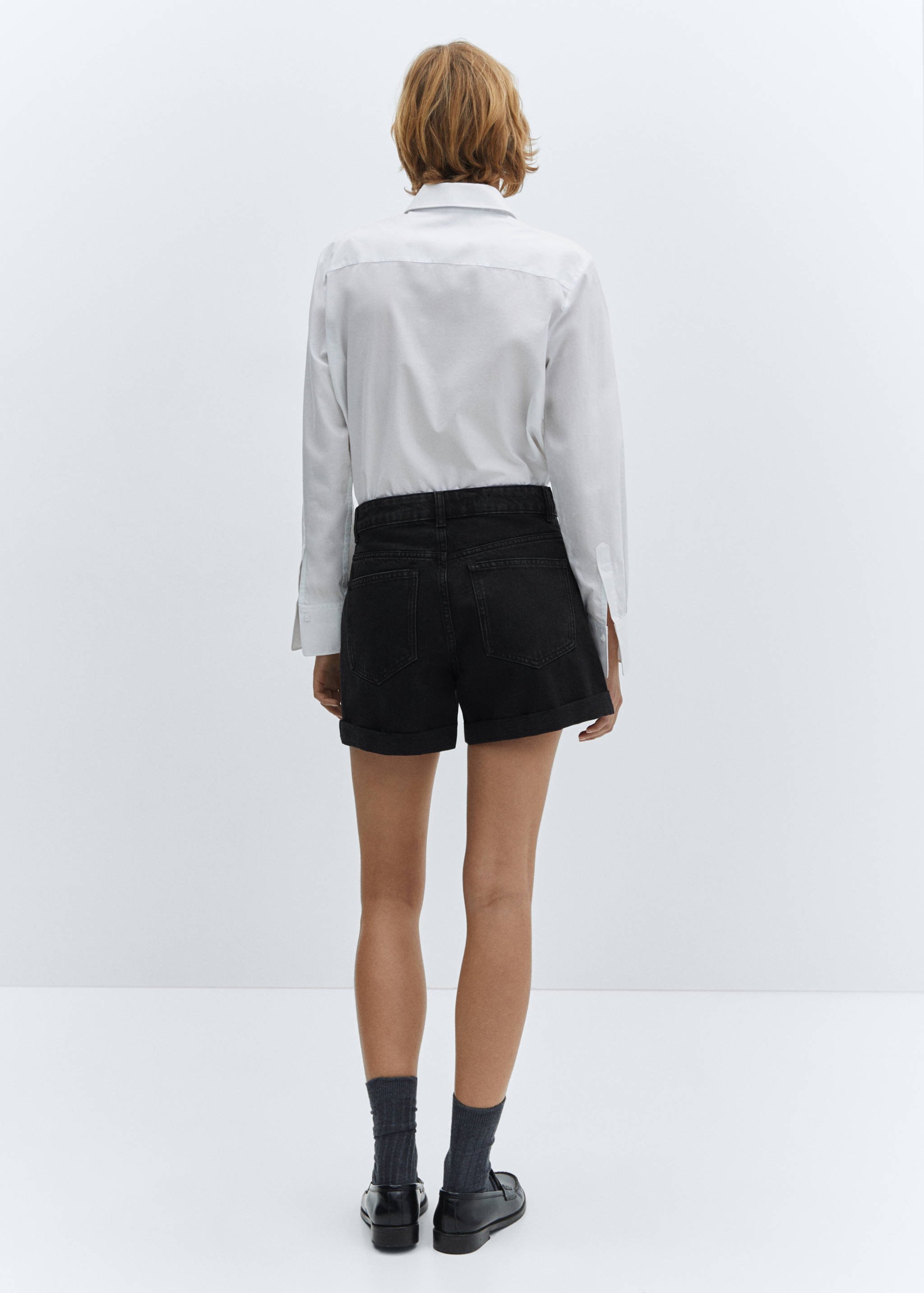 Mom Fit-Jeans-Shorts - Rückseite des Artikels