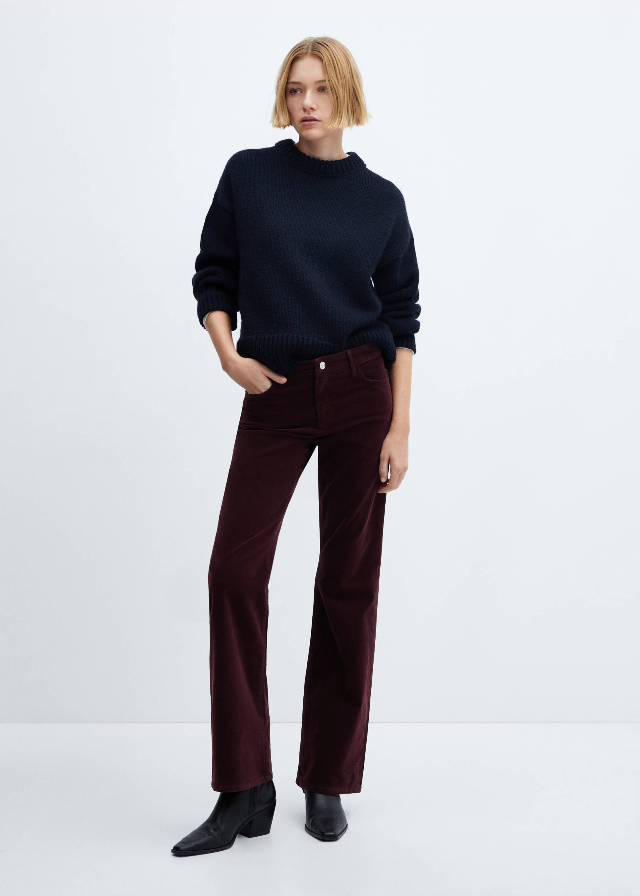 Mid-rise corduroy flared trousers - General plane, Wine. Ref: 67020262-00.