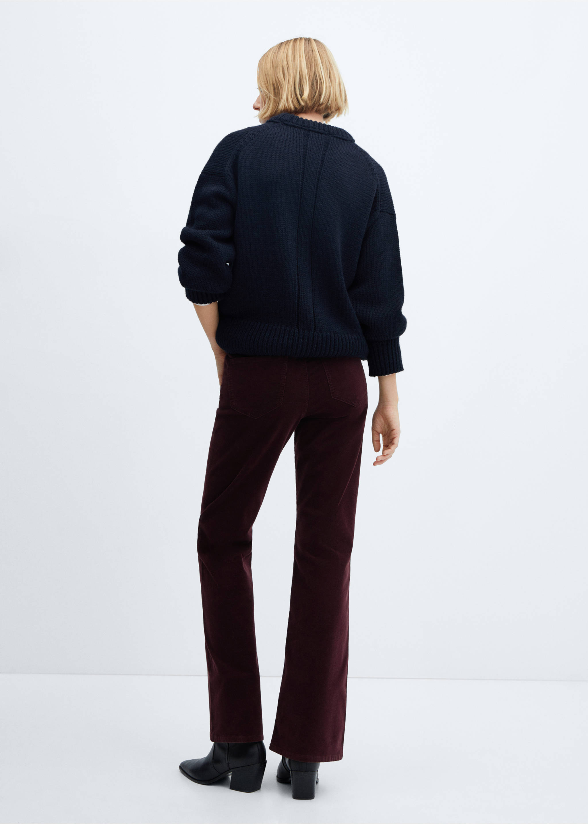 Mid-rise corduroy flared trousers - Reverse of the article, Wine. Ref: 67020262-00.