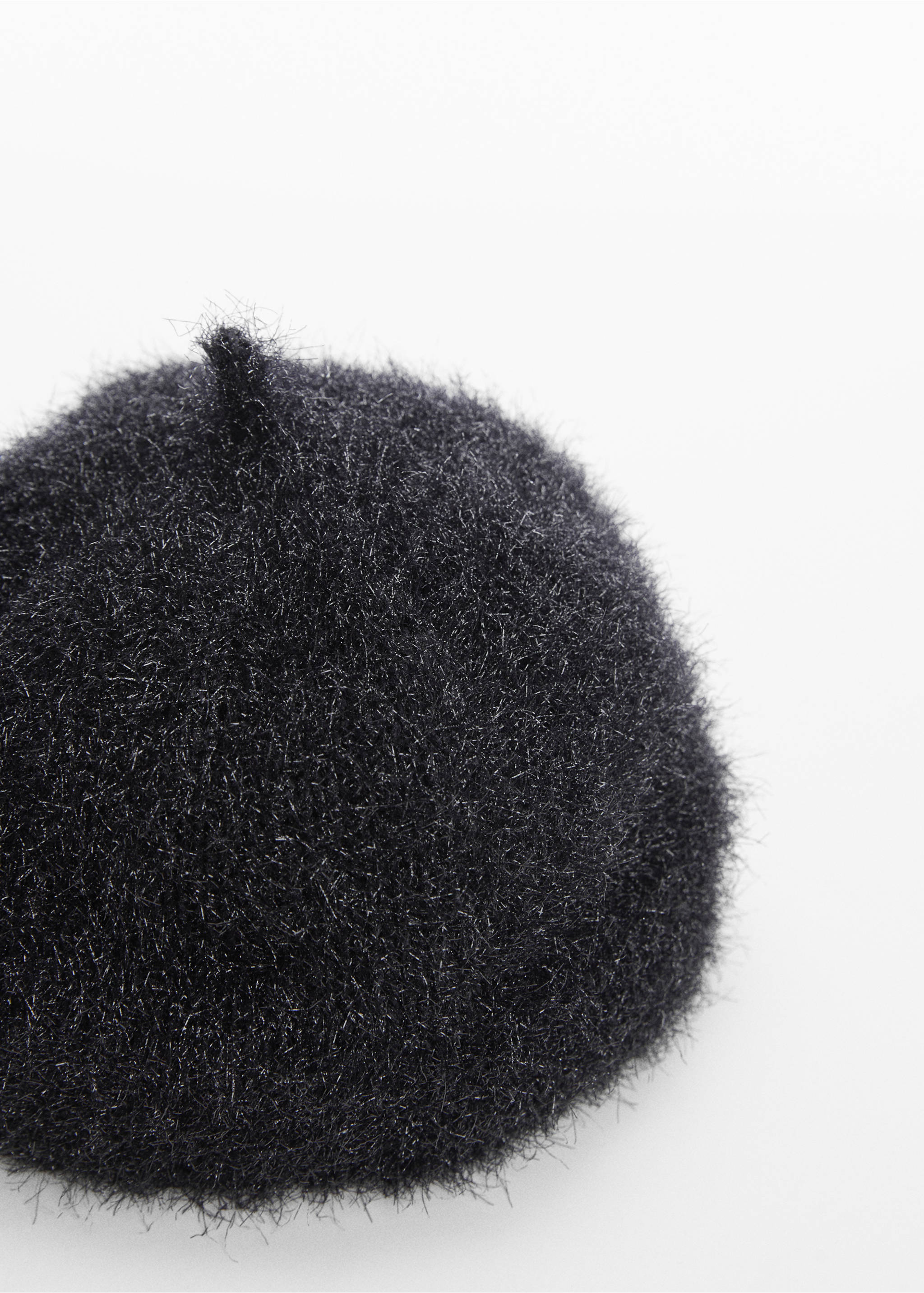 Faux-fur beret - Details of the article 1, Black. Ref: 67020265-00.