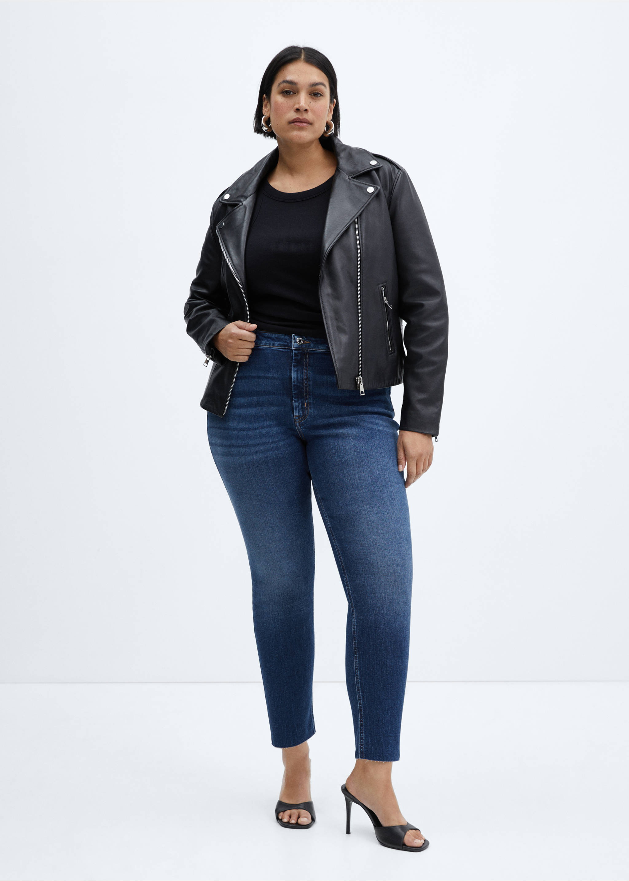 Skinny cropped jeans - Details of the article 3, Dark Blue. Ref: 67020344-00.