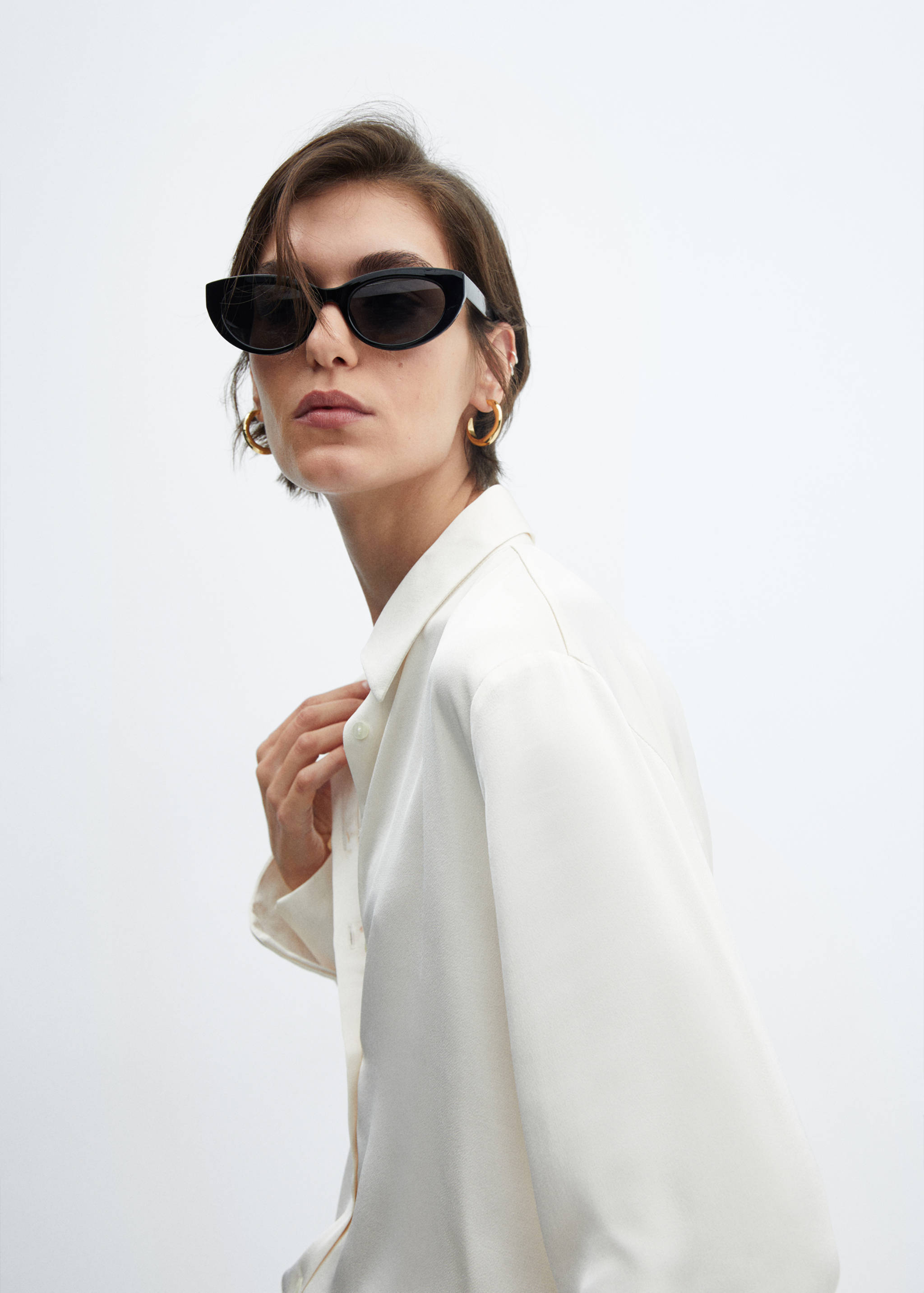 Satin finish flowy shirt - Details of the article 2